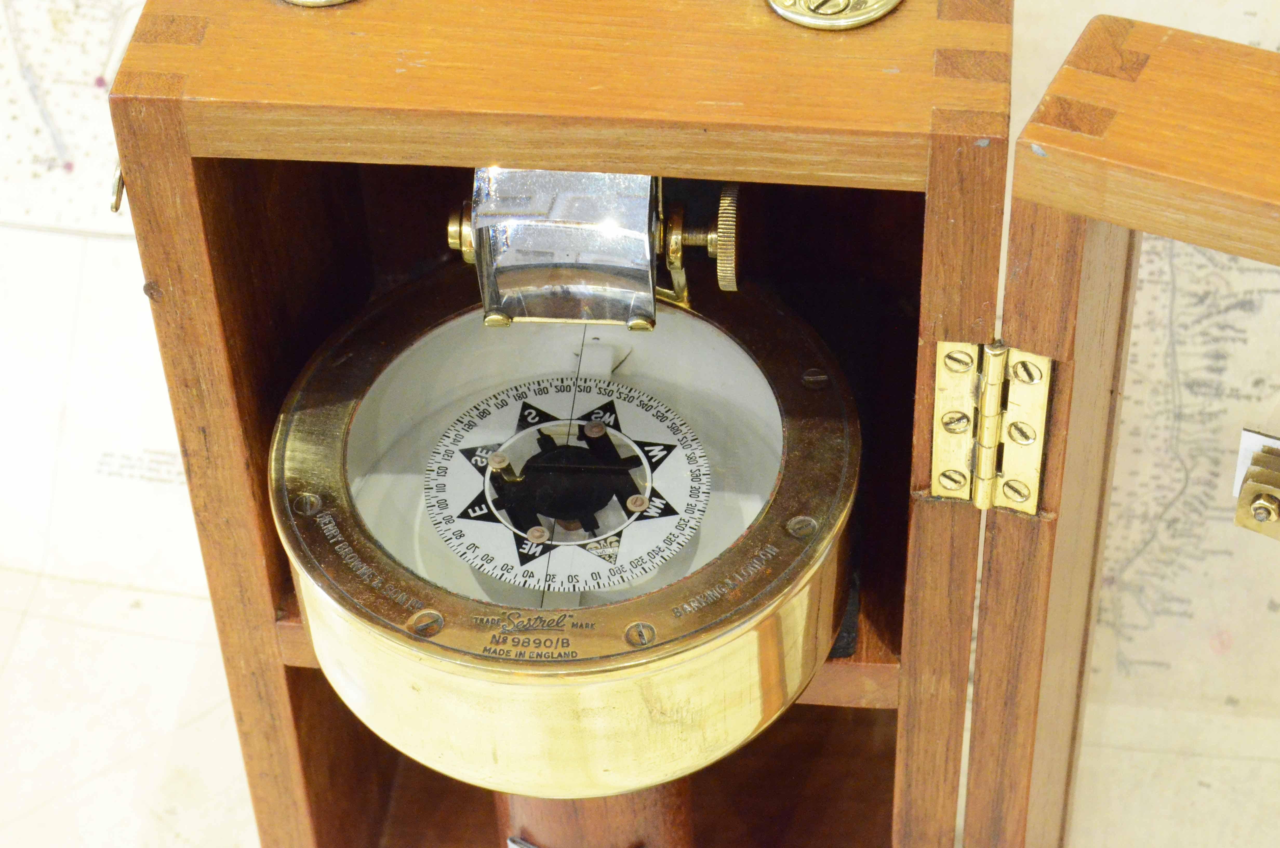 Early 20th Century Magnetic Hand Bearing Compass Henry Browne & Son Ltd Sestrel London 1900s