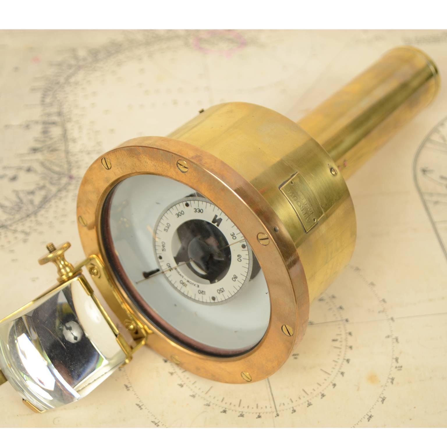 Nautical Brass Magnetic Compass with Original Box by E. Vion Paris, Early 1900 For Sale 3