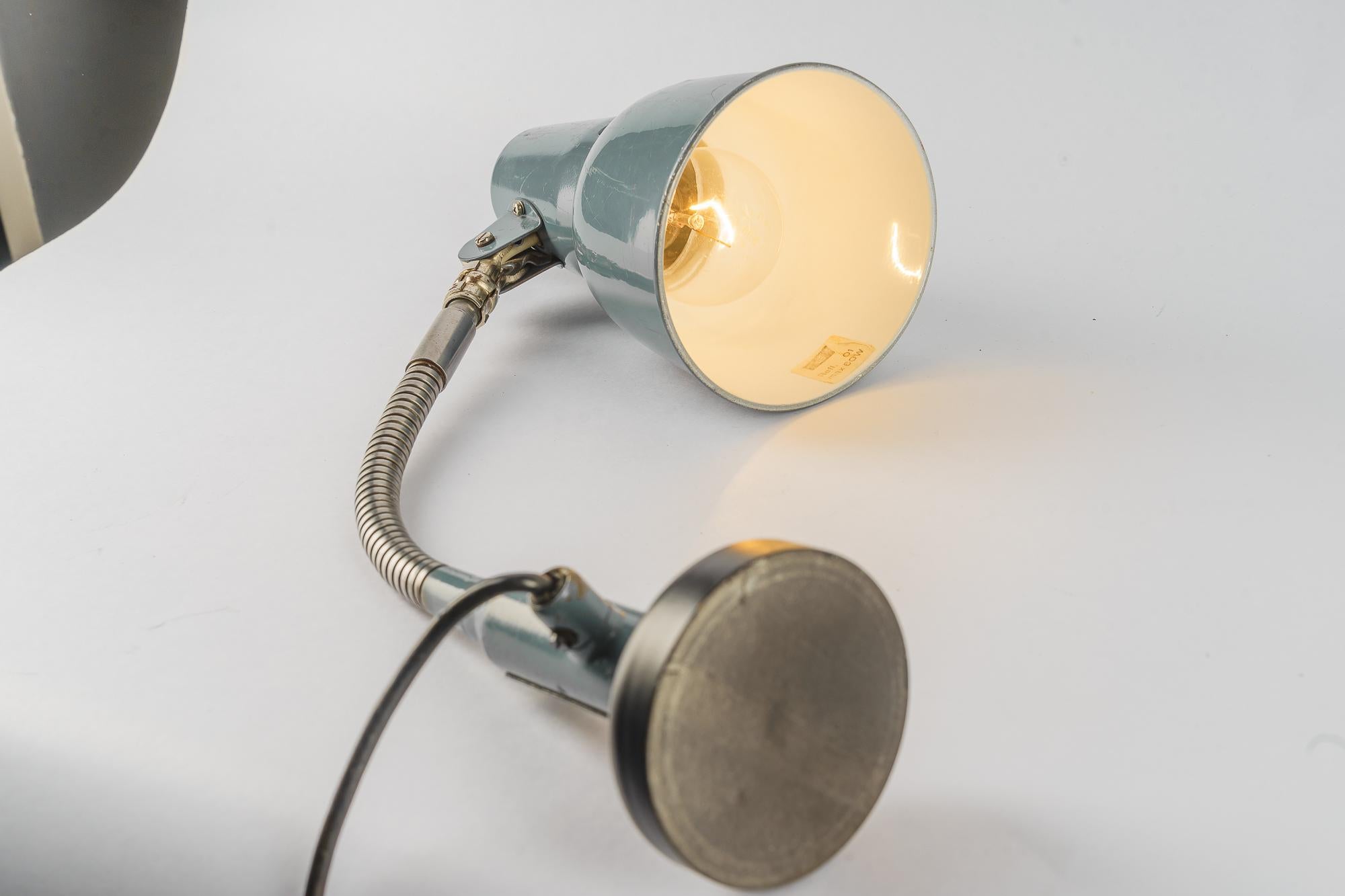 Magnetische Tischlampe ca. 1950er Jahre im Angebot 5