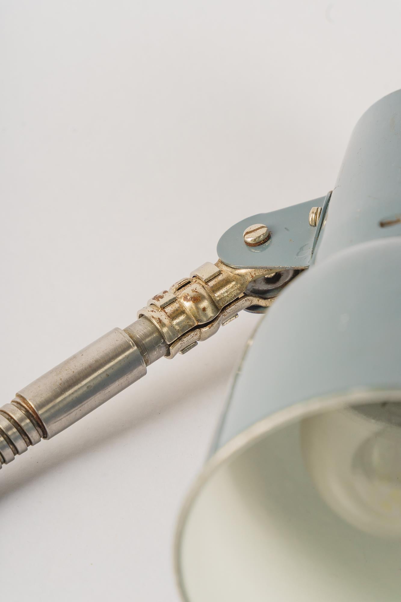 Magnetische Tischlampe ca. 1950er Jahre (Metall) im Angebot
