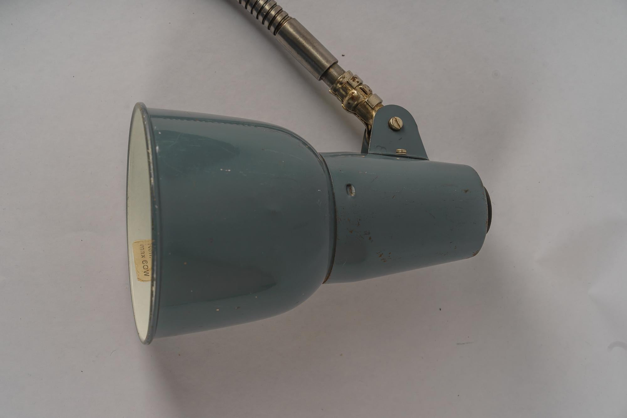 Magnetische Tischlampe ca. 1950er Jahre im Angebot 1
