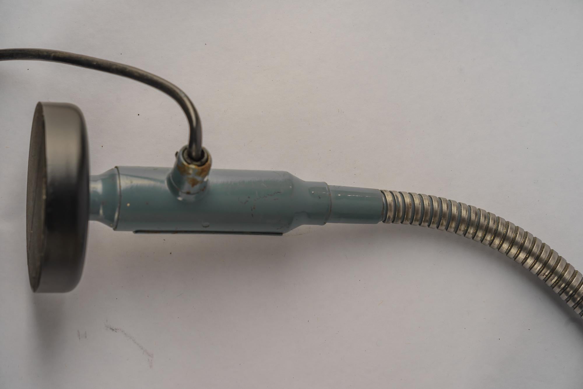 Magnetische Tischlampe ca. 1950er Jahre im Angebot 2