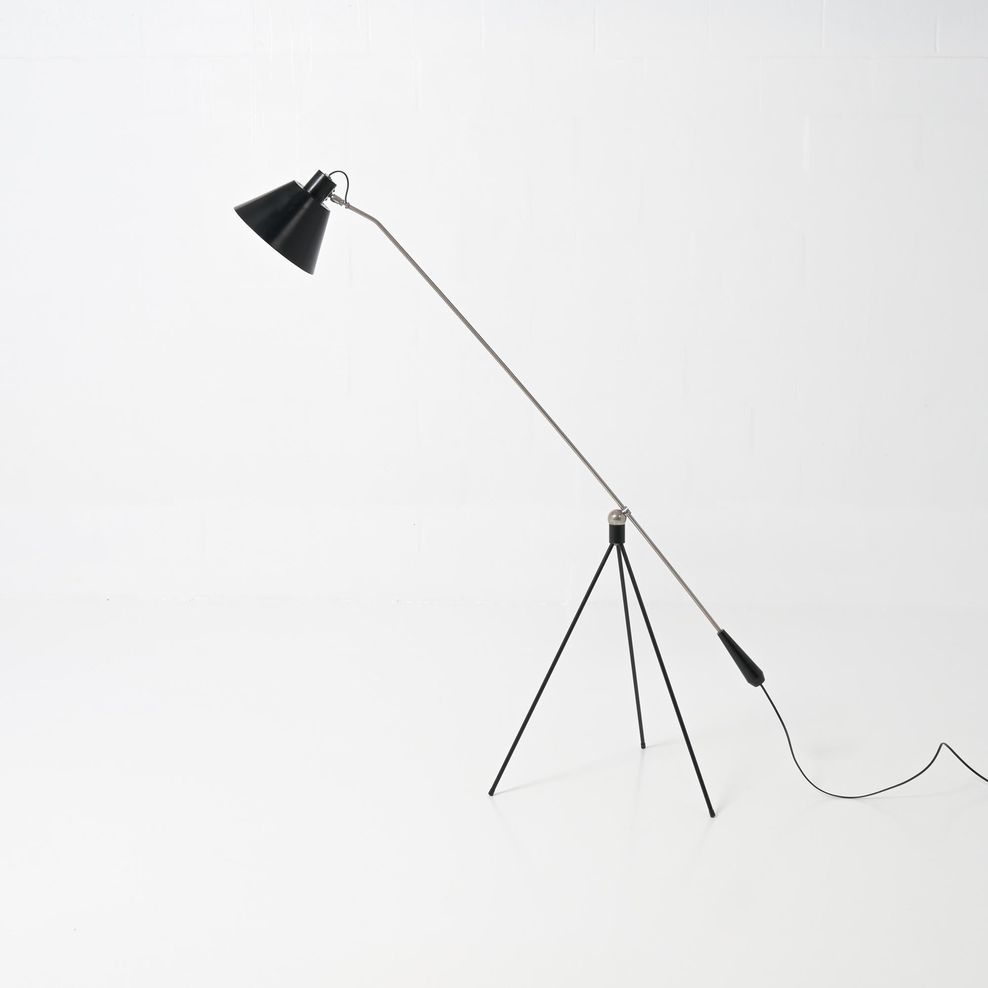 Magneto Floor Lamp by H. Fillekes for Artiforte In Good Condition For Sale In Vlimmeren, BE