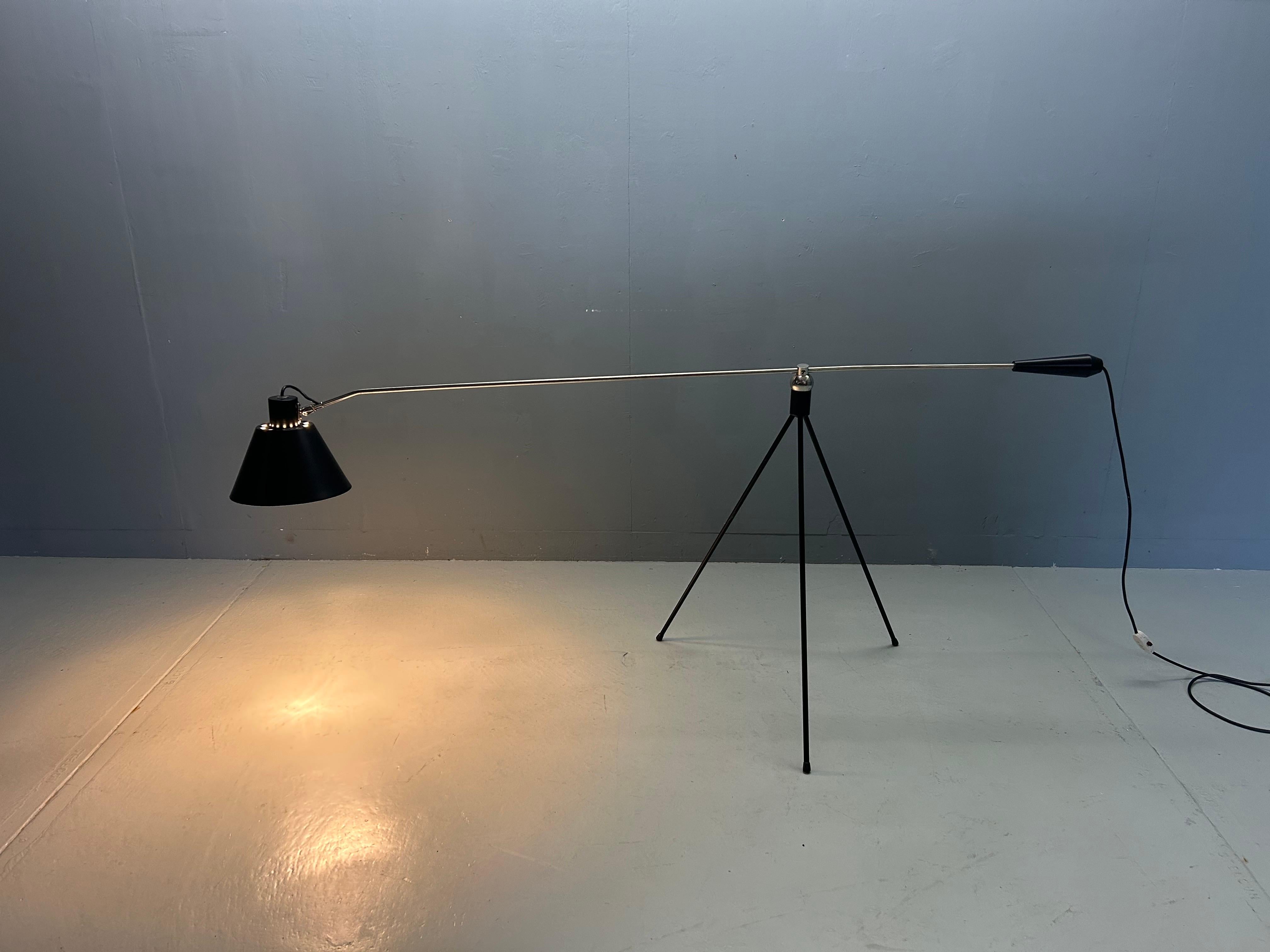 ‘Magneto’ Floor Lamp by H. Fillekes for Artiforte, the Netherlands, 1954 For Sale 6