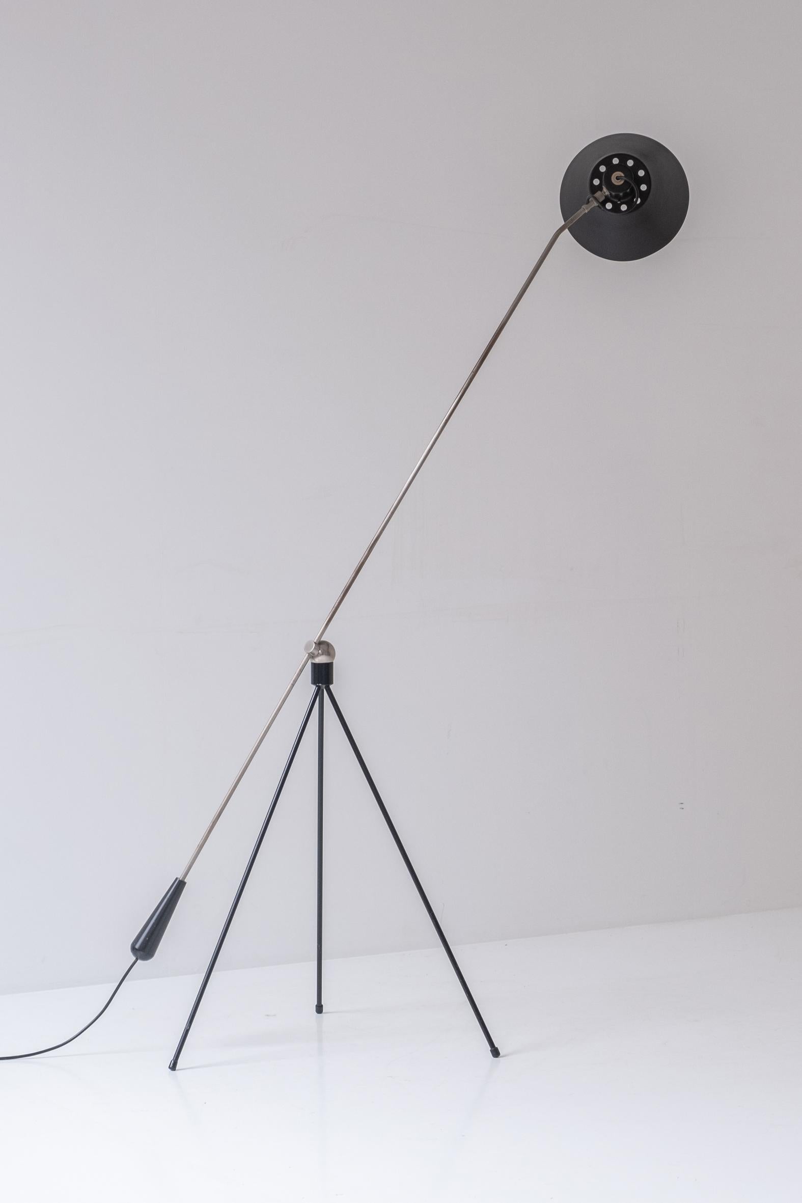 ‘Magneto’ Floor Lamp by H. Fillekes for Artiforte, the Netherlands, 1954 For Sale 6