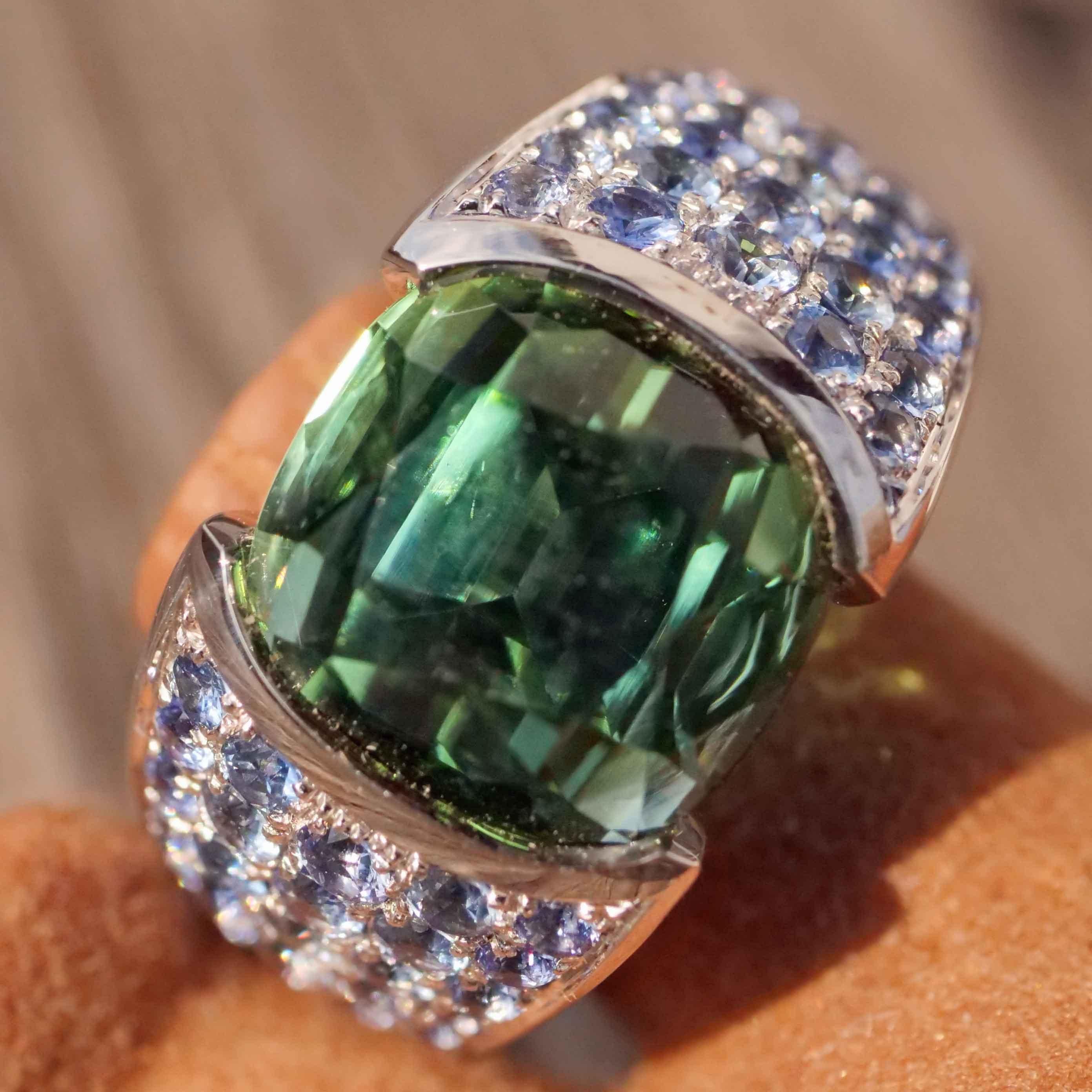 Prächtiger Lagunengrüner 12,56 ct Turmalin Saphir Brillant Ring Investment Edelstein im Angebot 5