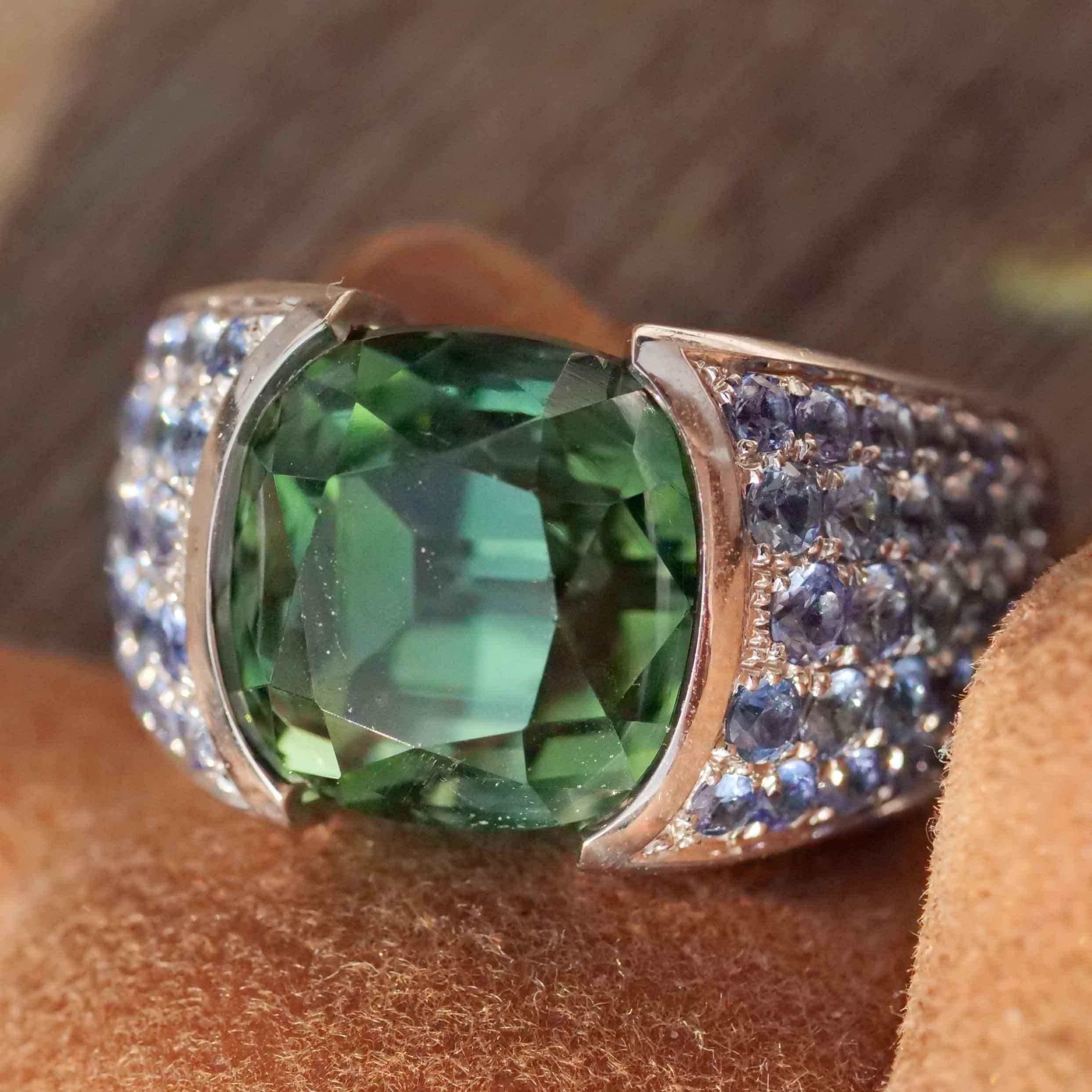 Prächtiger Lagunengrüner 12,56 ct Turmalin Saphir Brillant Ring Investment Edelstein (Moderne) im Angebot