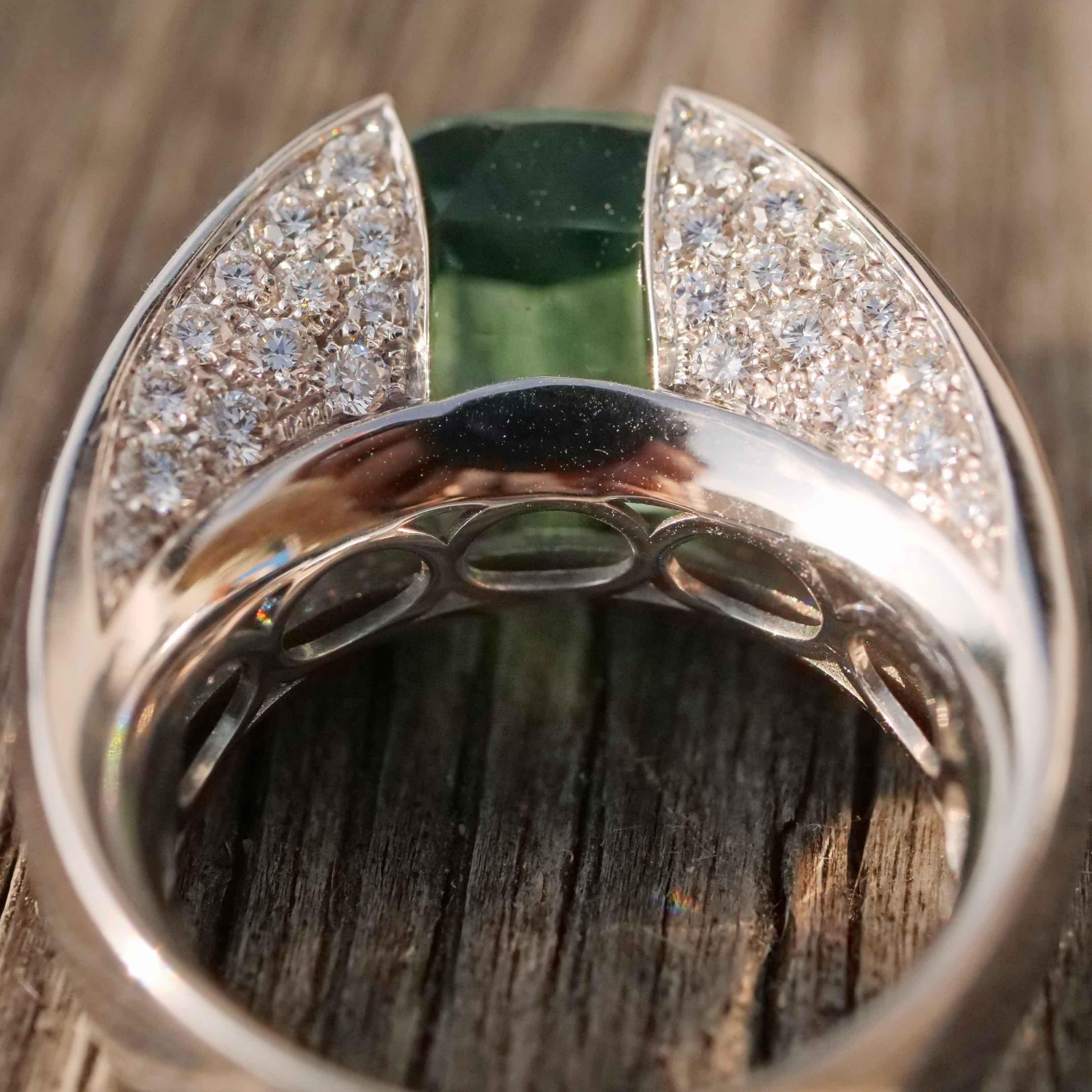 Prächtiger Lagunengrüner 12,56 ct Turmalin Saphir Brillant Ring Investment Edelstein im Angebot 2