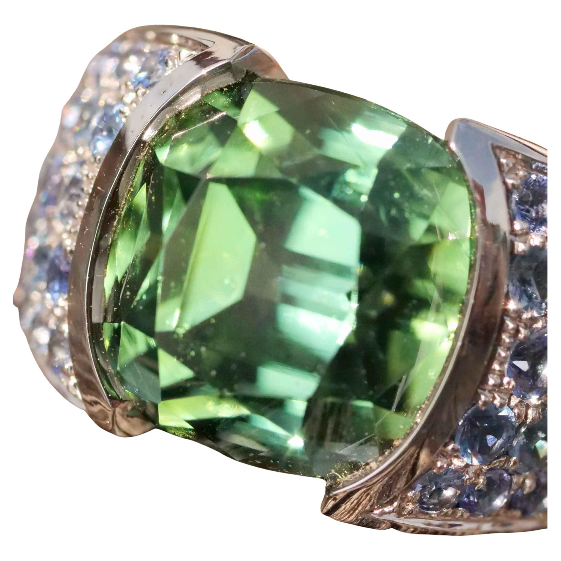 Top-Anlage Edelstein zu gut für den Tresor, AAA+, Ring mit Turmalin aus Afghanistan in der ganz besonderen Farbe grün-blau / laggon-grün, ultrafeine Farbqualität, augenrein, fast quadratischer Schliff, ca. 12,56 ct, ca. 12 x 12 mm, mit Expertise