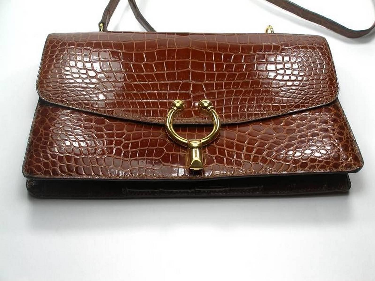 WON-DER-FULL Vintage Croc bag 
NO BRAND 
Year 1960/1965 
Made in france 
Color : cognac 
Gold plated hadware
Strap : 95 cm or 37.4 inches
Customs fees and vat are included
Thank you for visiting my shop !