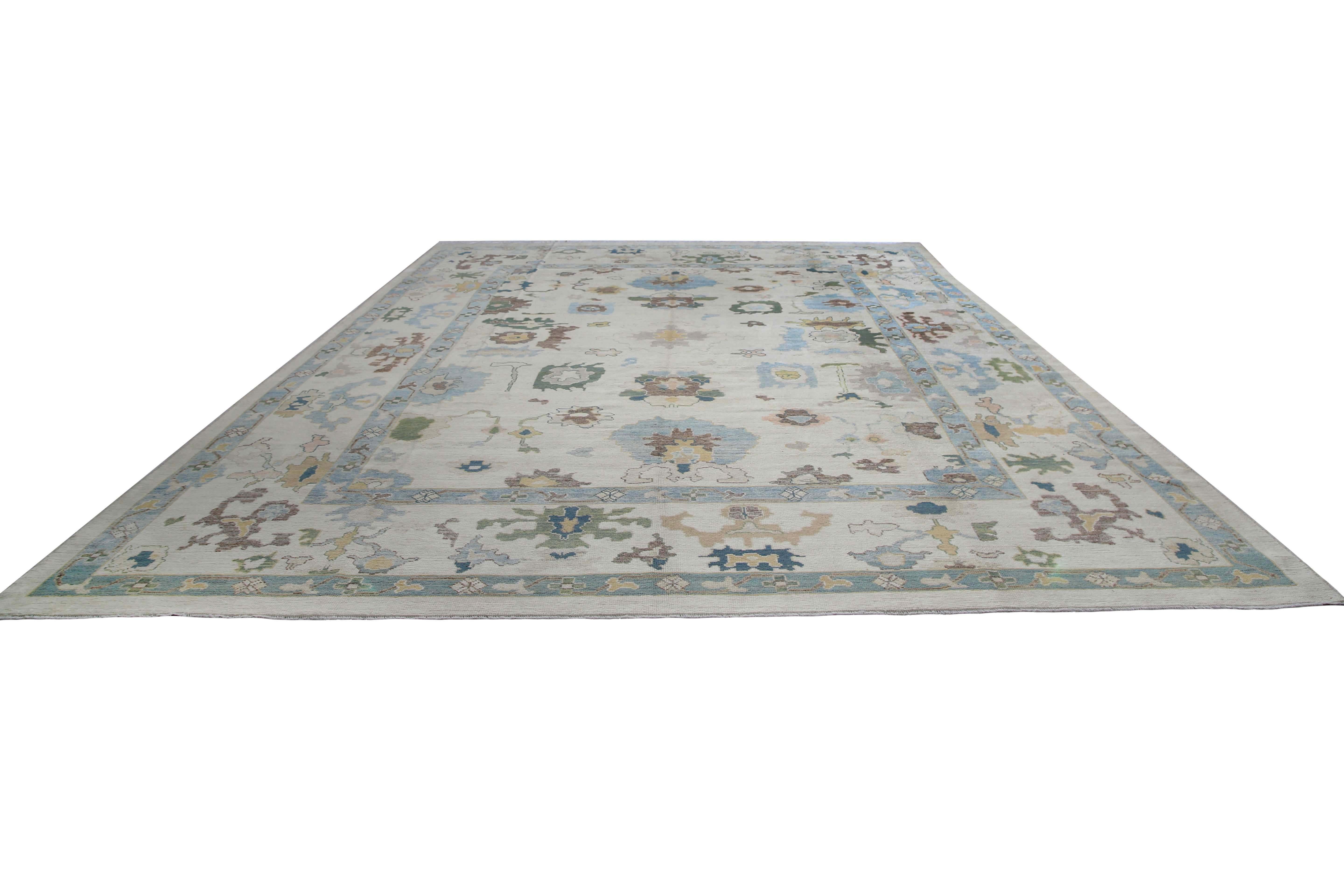 Contemporary Magnificant Turkish Oushak Rug For Sale
