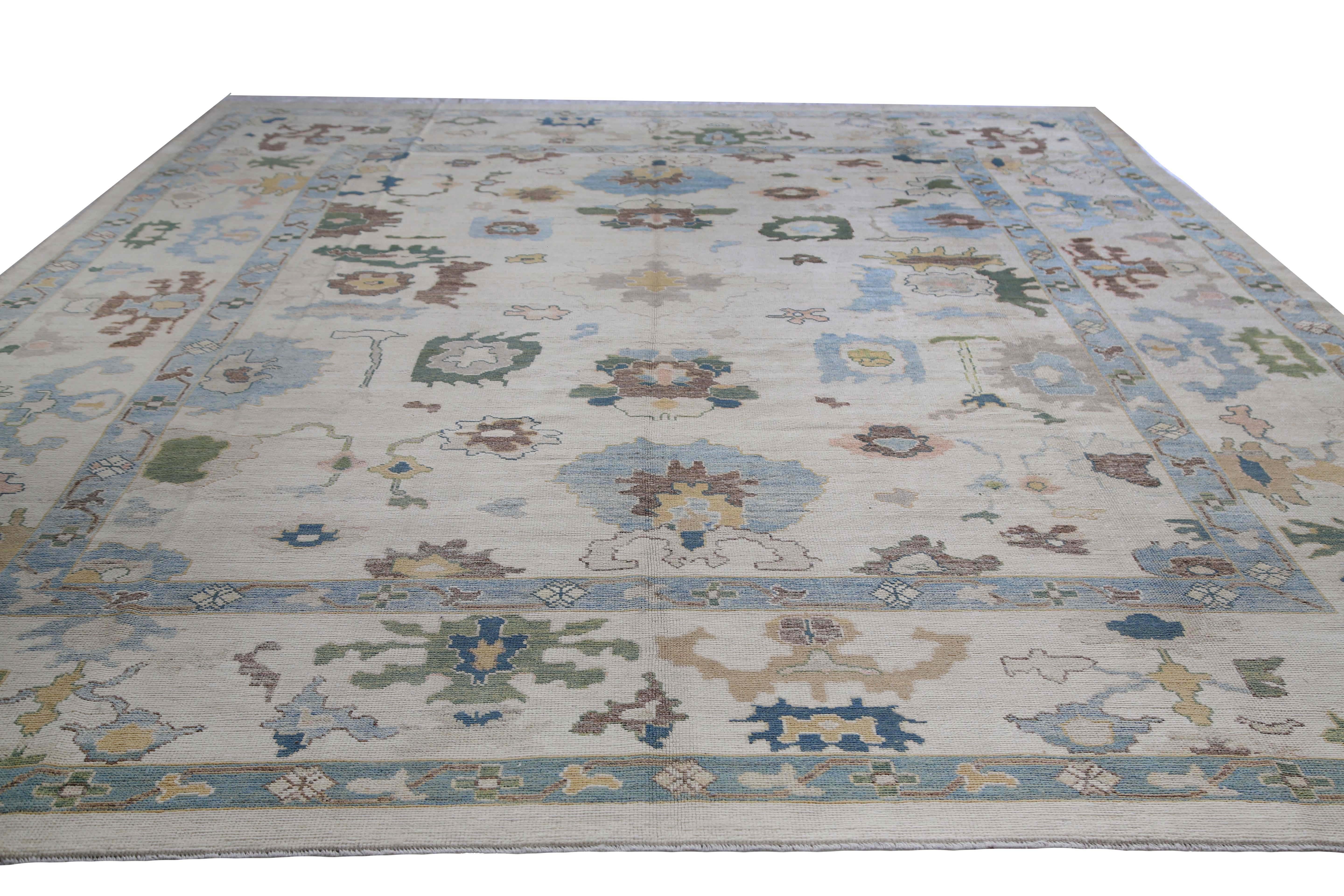 Magnificant Turkish Oushak Rug For Sale 1