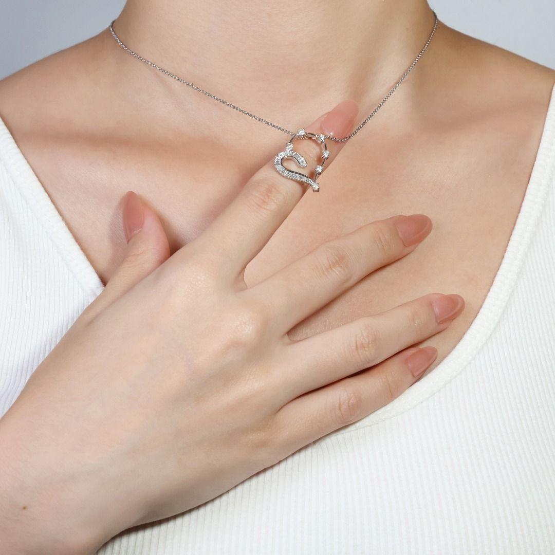 Magnifico ciondolo a cuore con diamanti da 0,41 carati in oro bianco 18 carati (catena non inclusa) in vendita 2
