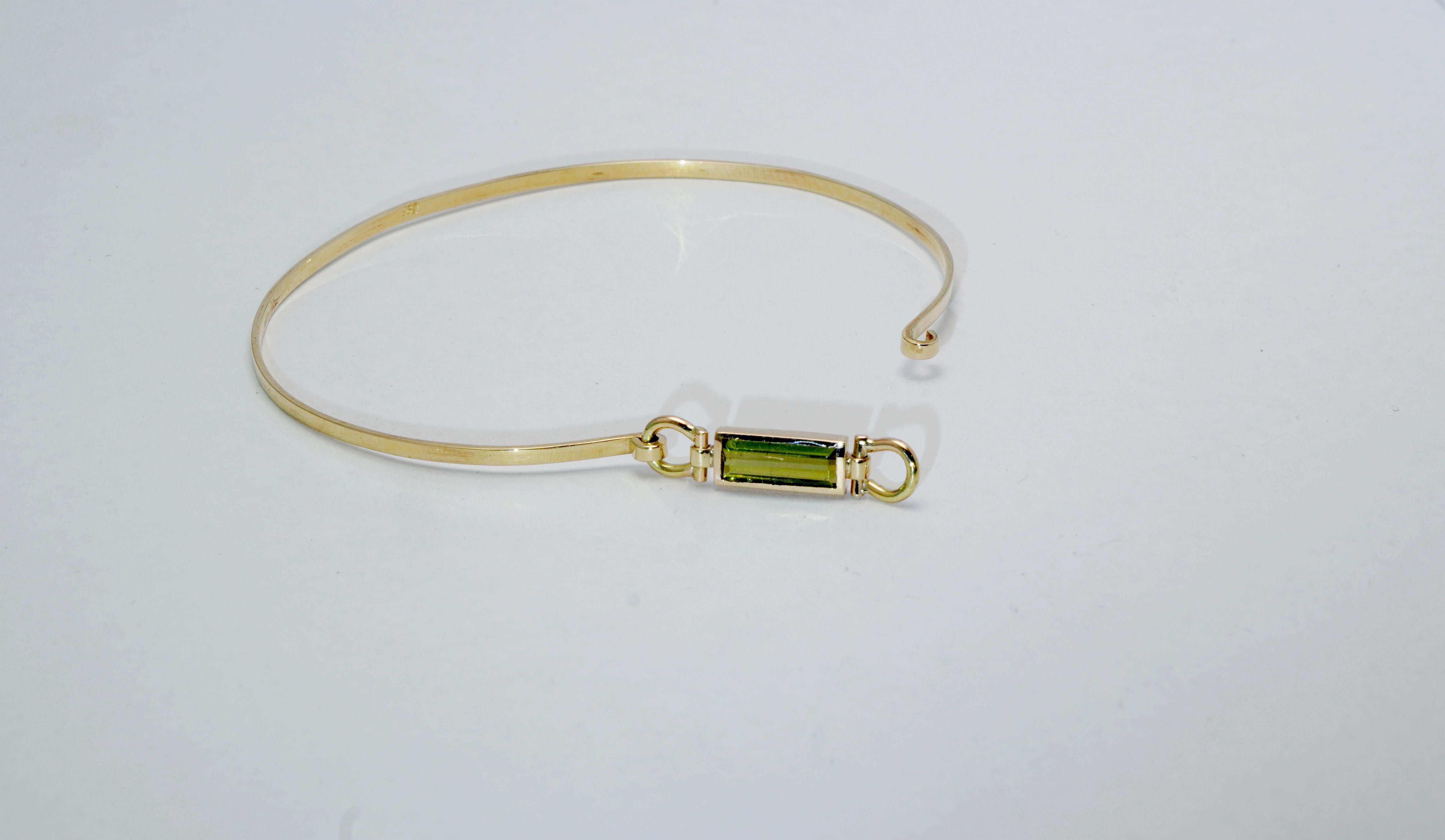 Modern Magnificent 0.83 carat Green Tourmaline  Bracelet For Sale