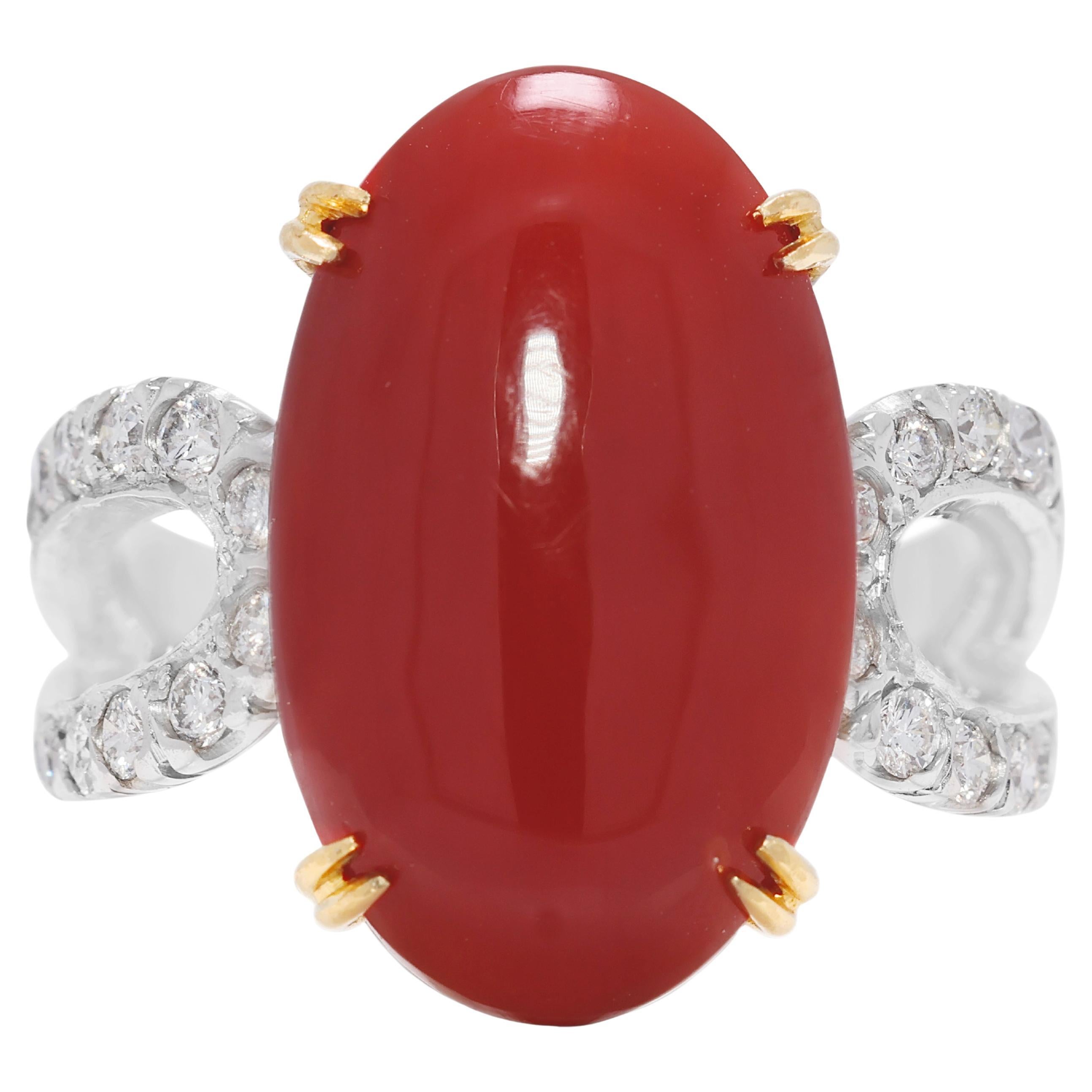 Wunderschöner ovaler Ring mit 0,84ct Naturdiamant und Koralle aus zweifarbigem 18K Gold im Angebot