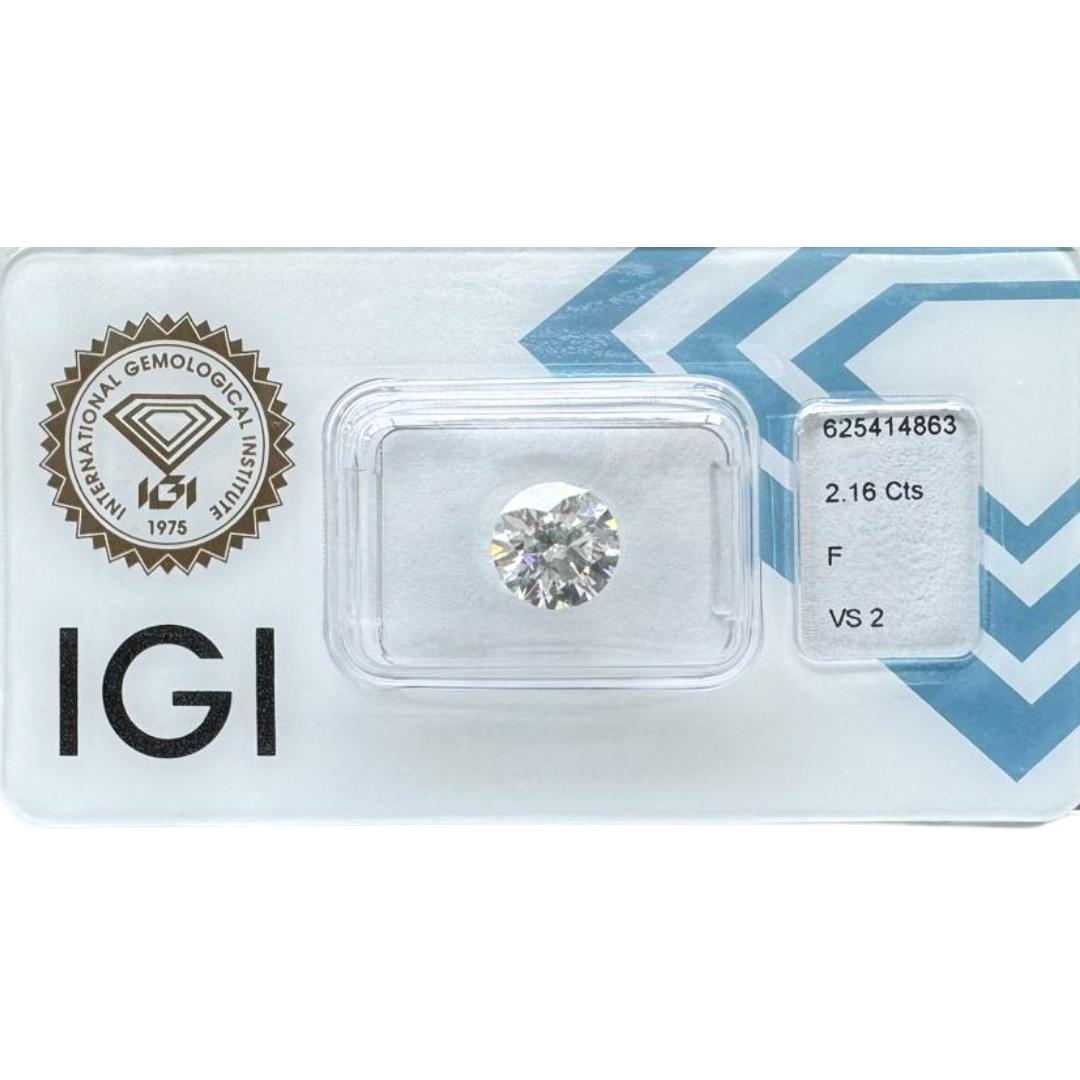 Prächtige 1 Stück Ideal Cut natürlichen Diamanten w/2,16 ct - IGI zertifiziert

Entdecken Sie die unvergleichliche Eleganz dieses prächtigen Naturdiamanten von 2,16 Karat. Ein klassischer runder Brillantschliff, der die Essenz zeitloser Eleganz