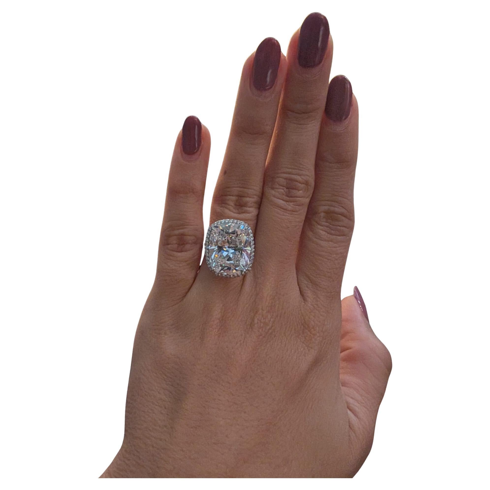 Contemporaneo Magnifico anello con diamante a cuscino Brilliante da 10 carati certificato GIA D Color VS2 in vendita