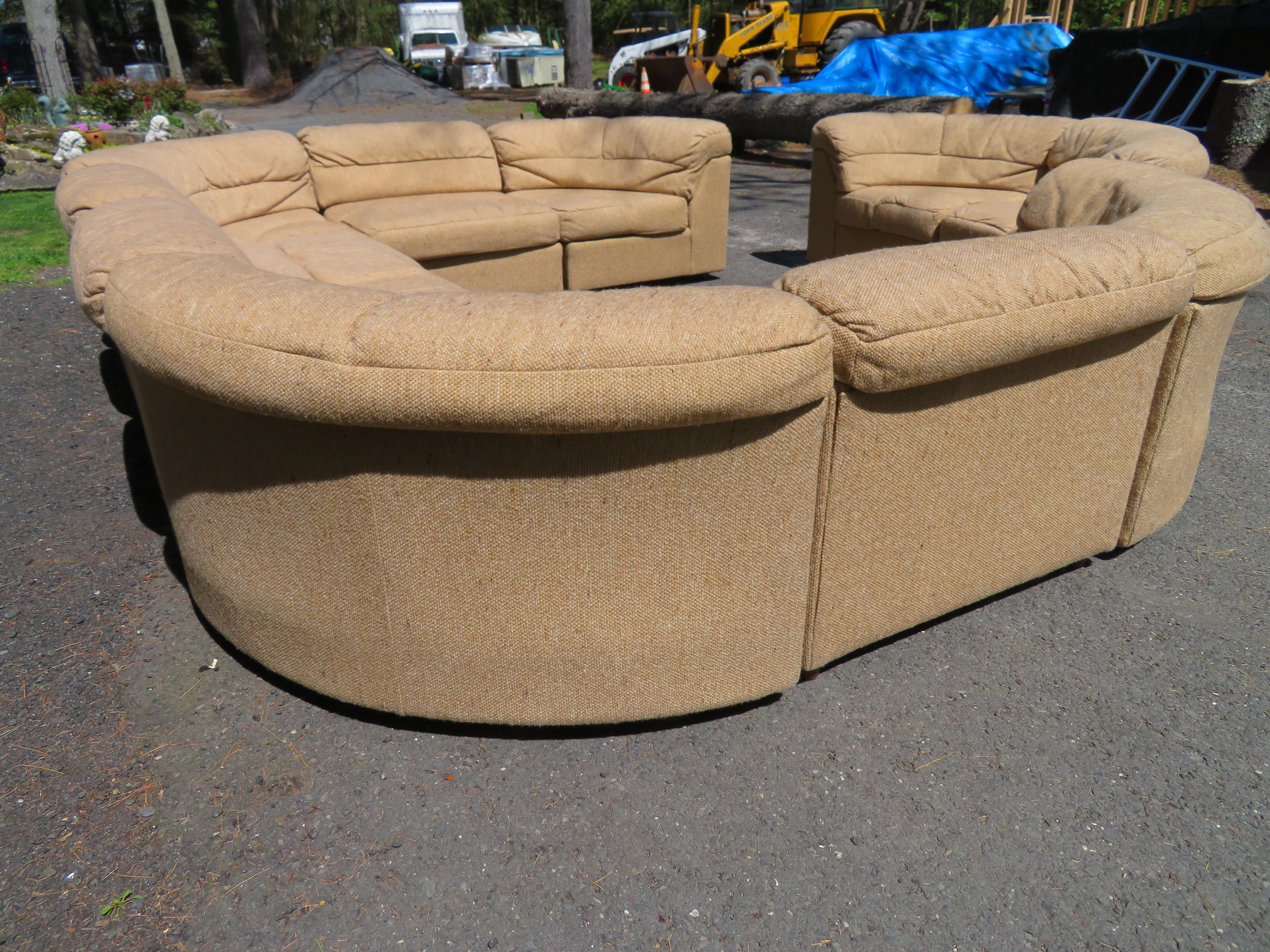 Magnificent 10 Piece Milo Baughman Style Curved Cube Sofa Sectional Mid-Century In Good Condition In Pemberton, NJ