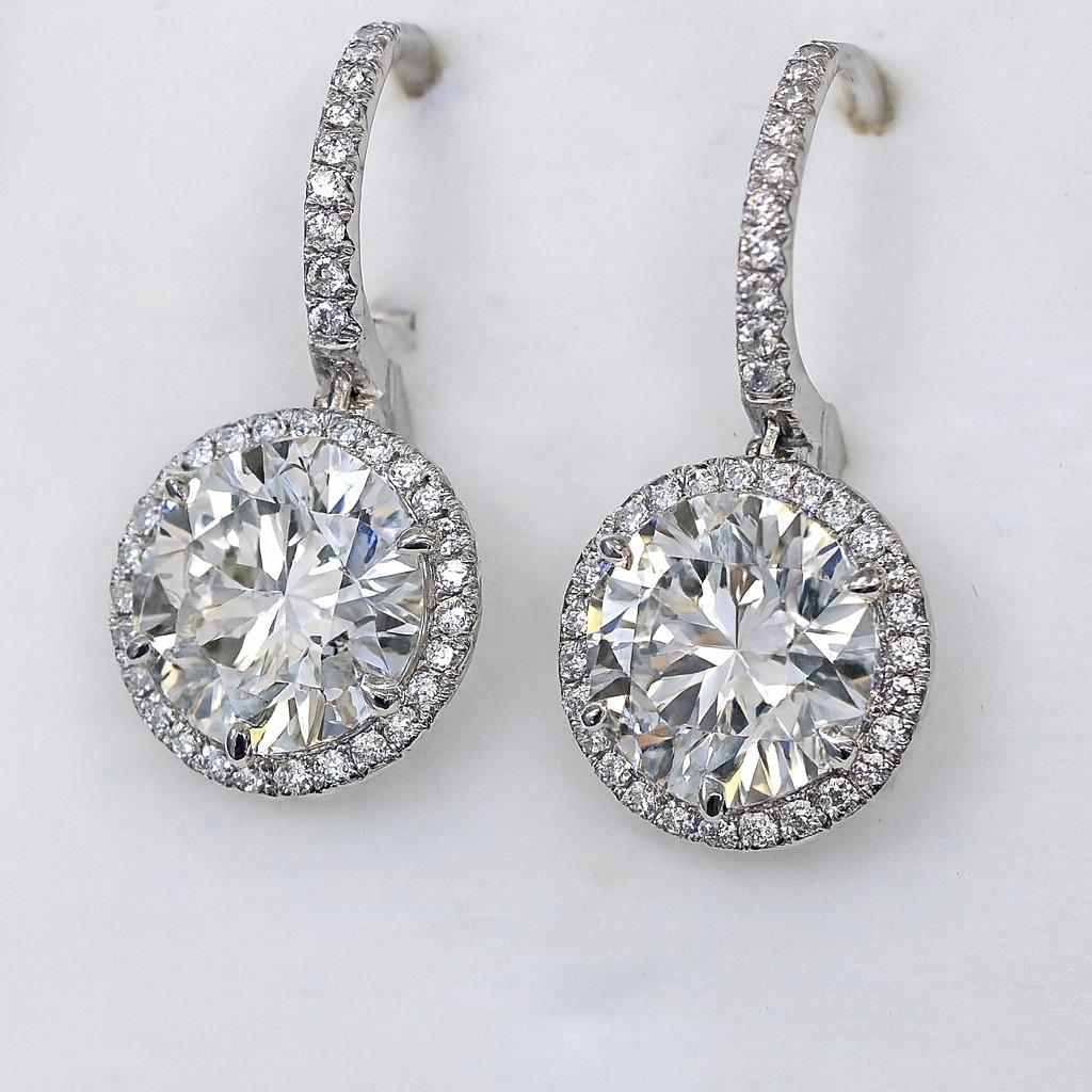 Magnifici orecchini a goccia con diamanti tondi e brillanti certificati GIA da 10,72 carati In condizioni Nuovo in vendita a Chicago, IL