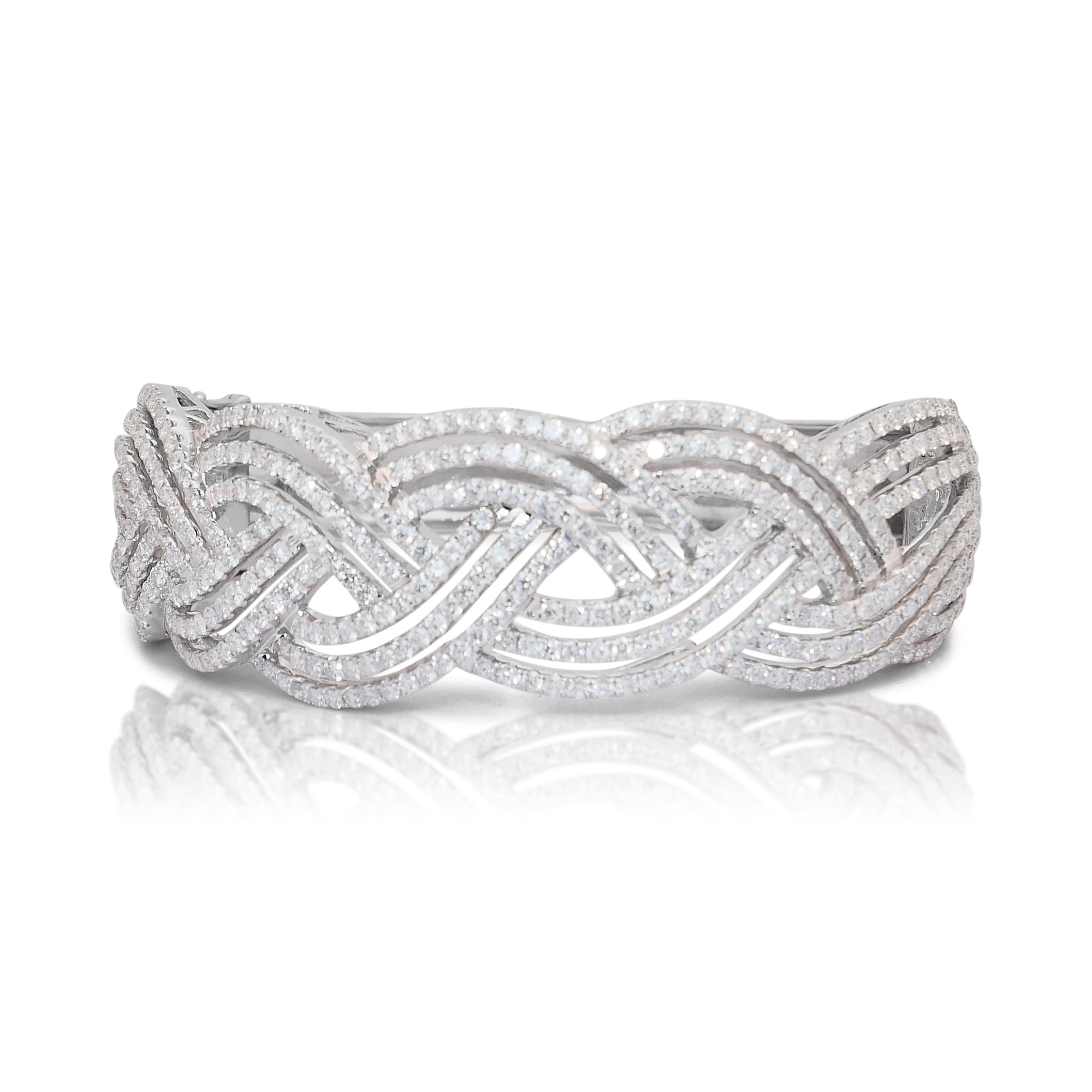 Magnificent 13.00ct Diamonds Bracelet in 18k White Gold - IGI Certified In New Condition In רמת גן, IL