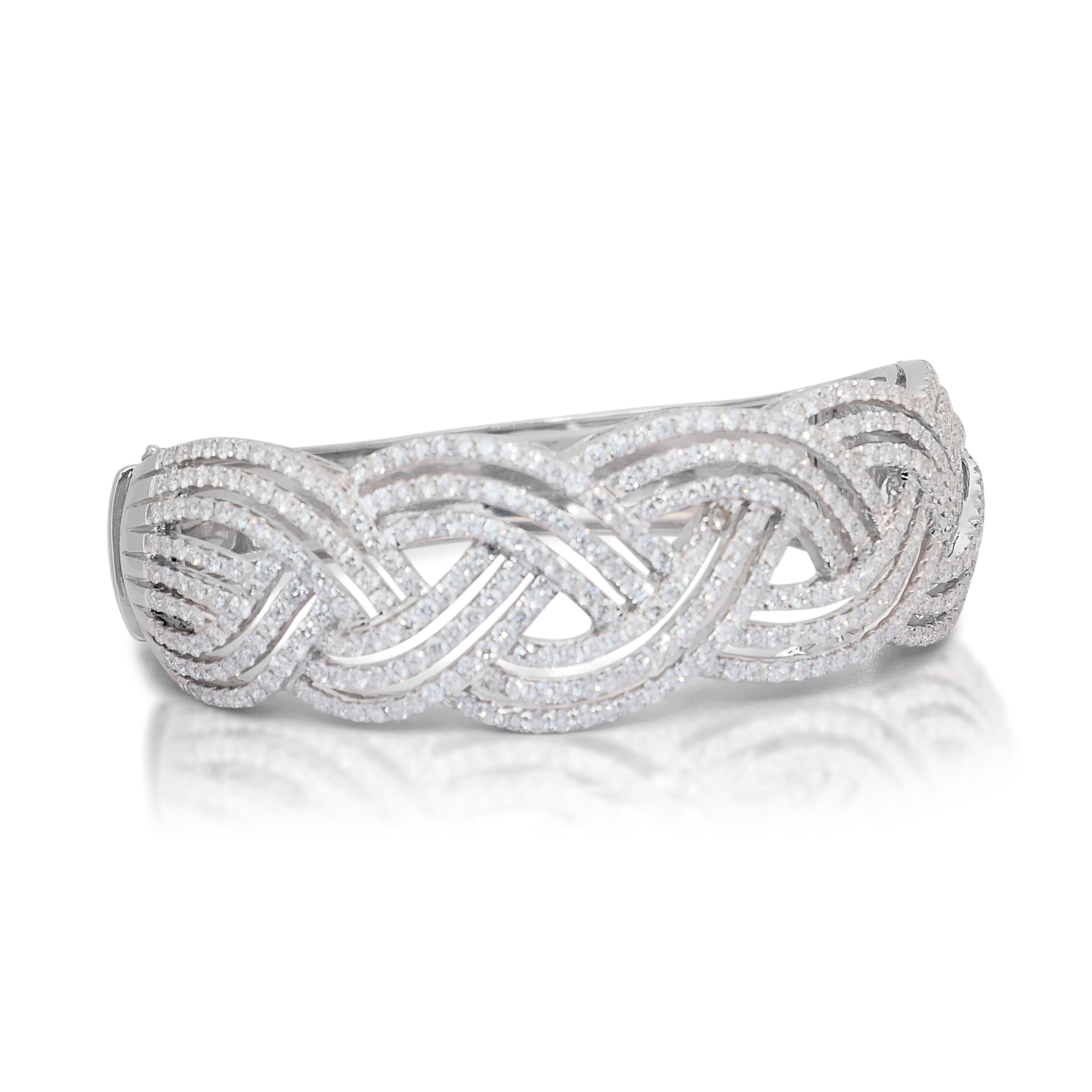 Women's Magnificent 13.00ct Diamonds Bracelet in 18k White Gold - IGI Certified