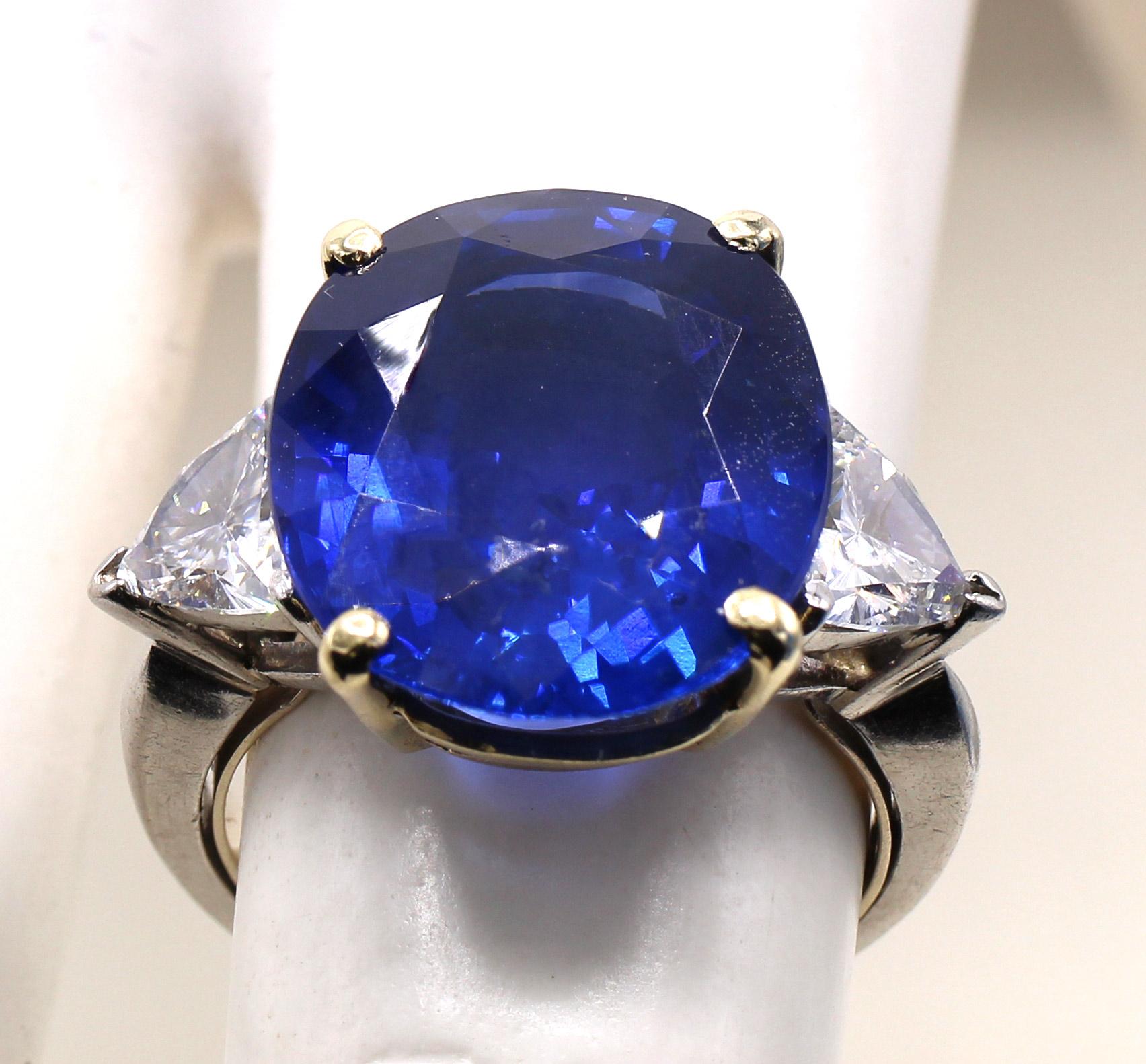 Prächtiger 13,34 Karat ovaler Ceylon-Saphir-Diamantring mit Saphir für Damen oder Herren im Angebot