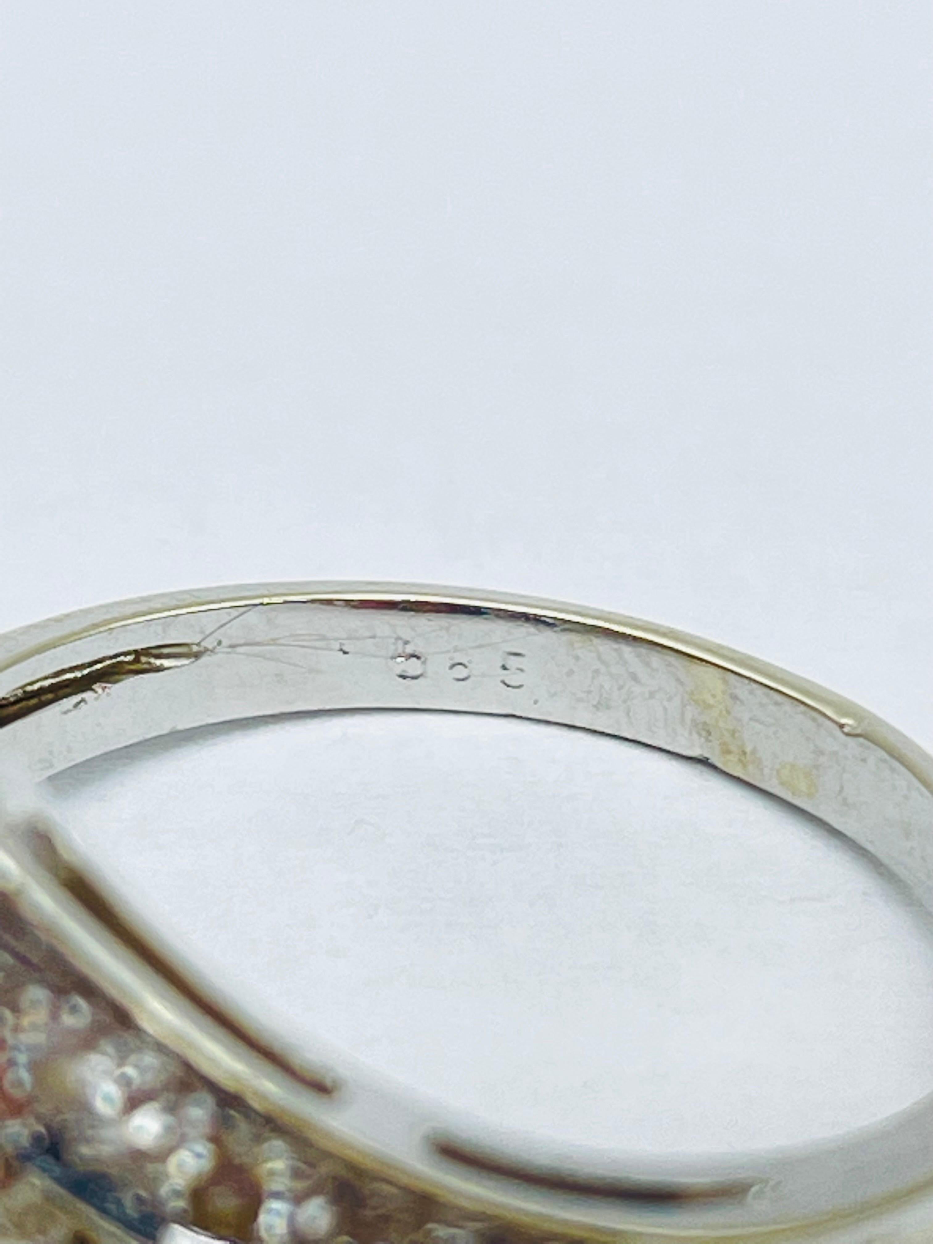 Prächtiger Ring aus 14-karätigem Weißgold mit drei Diamanten von je 0,25-karätigem Diamanten im Angebot 3