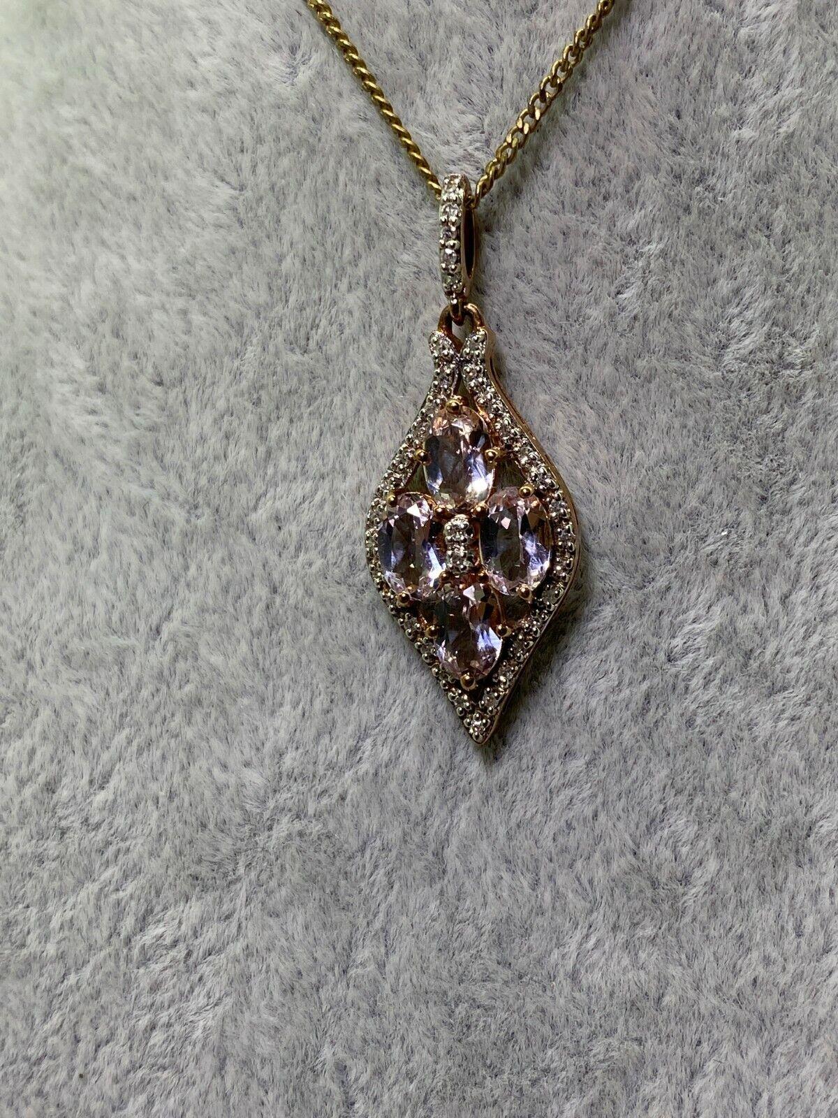 Magnificent 1.60ct Morganite & Diamond Flower Shaped Pendant in 9K 9ct Rose Gold In Excellent Condition For Sale In MELBOURNE, AU