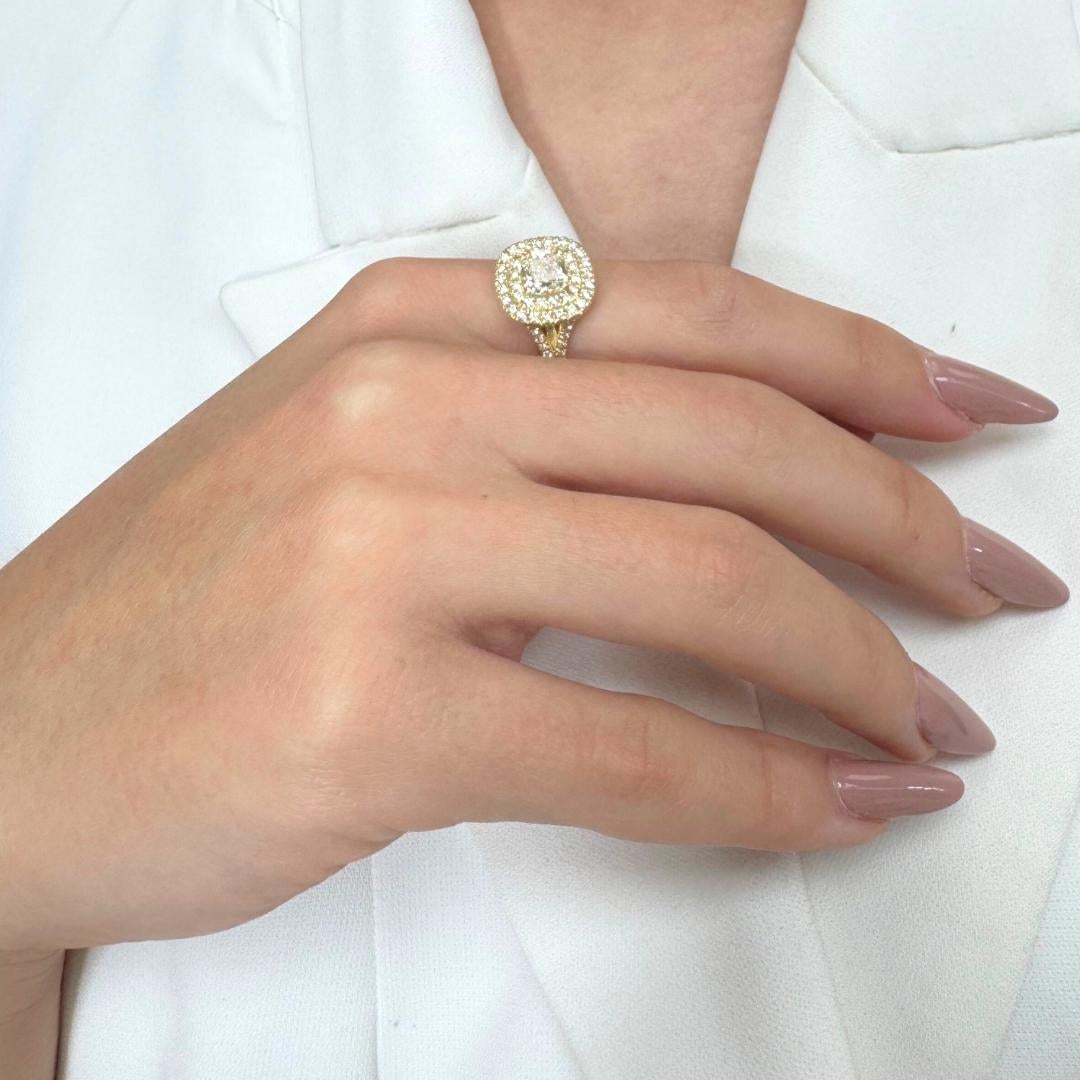 Magnifico anello con doppia aureola di diamanti da 1,70 carati in oro giallo 18 carati - Certificato IGI in vendita 5