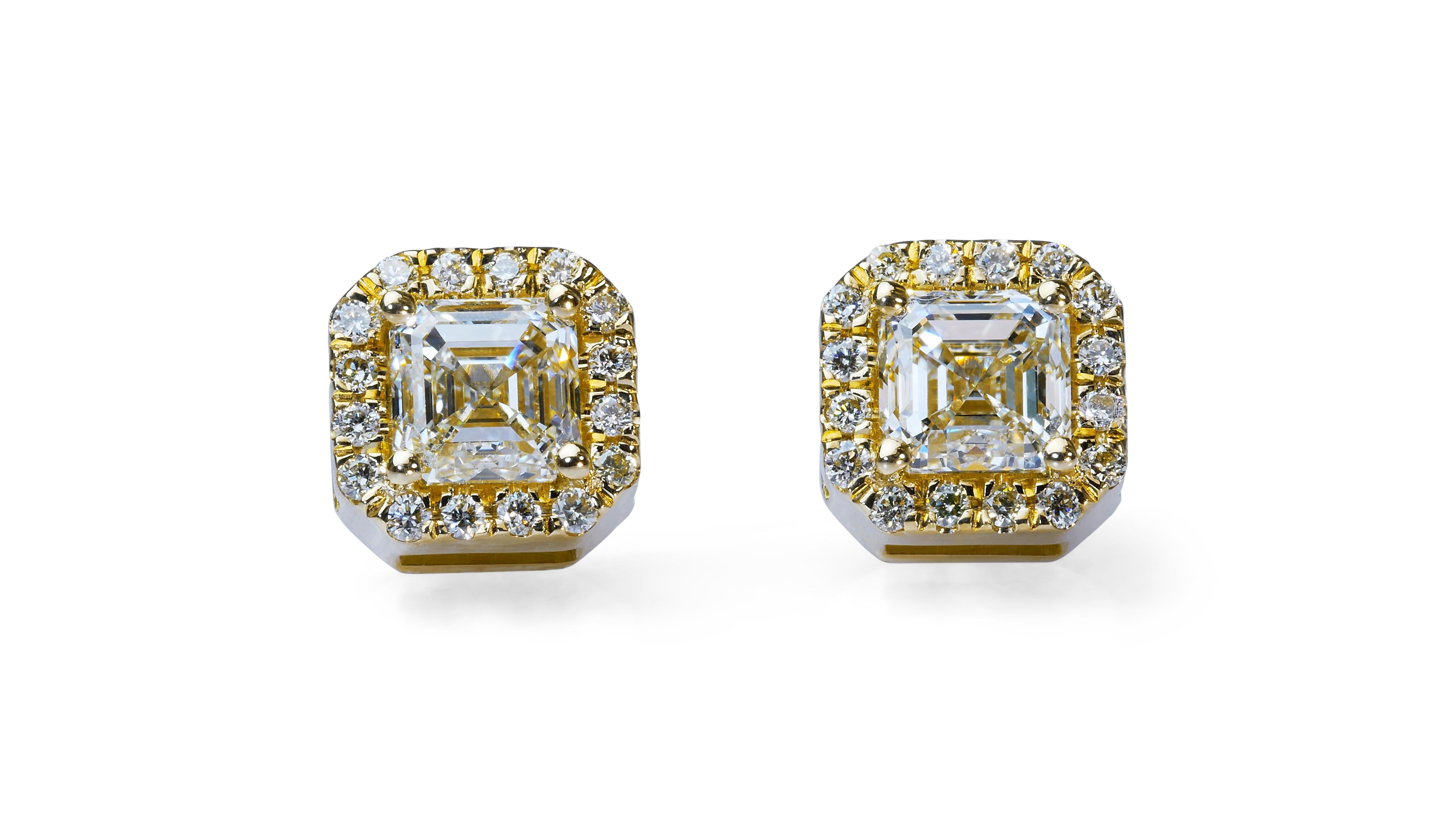 Magnificent 1.74ct Diamond Stud Earrings in 18k Yellow Gold - GIA Certified  For Sale 2