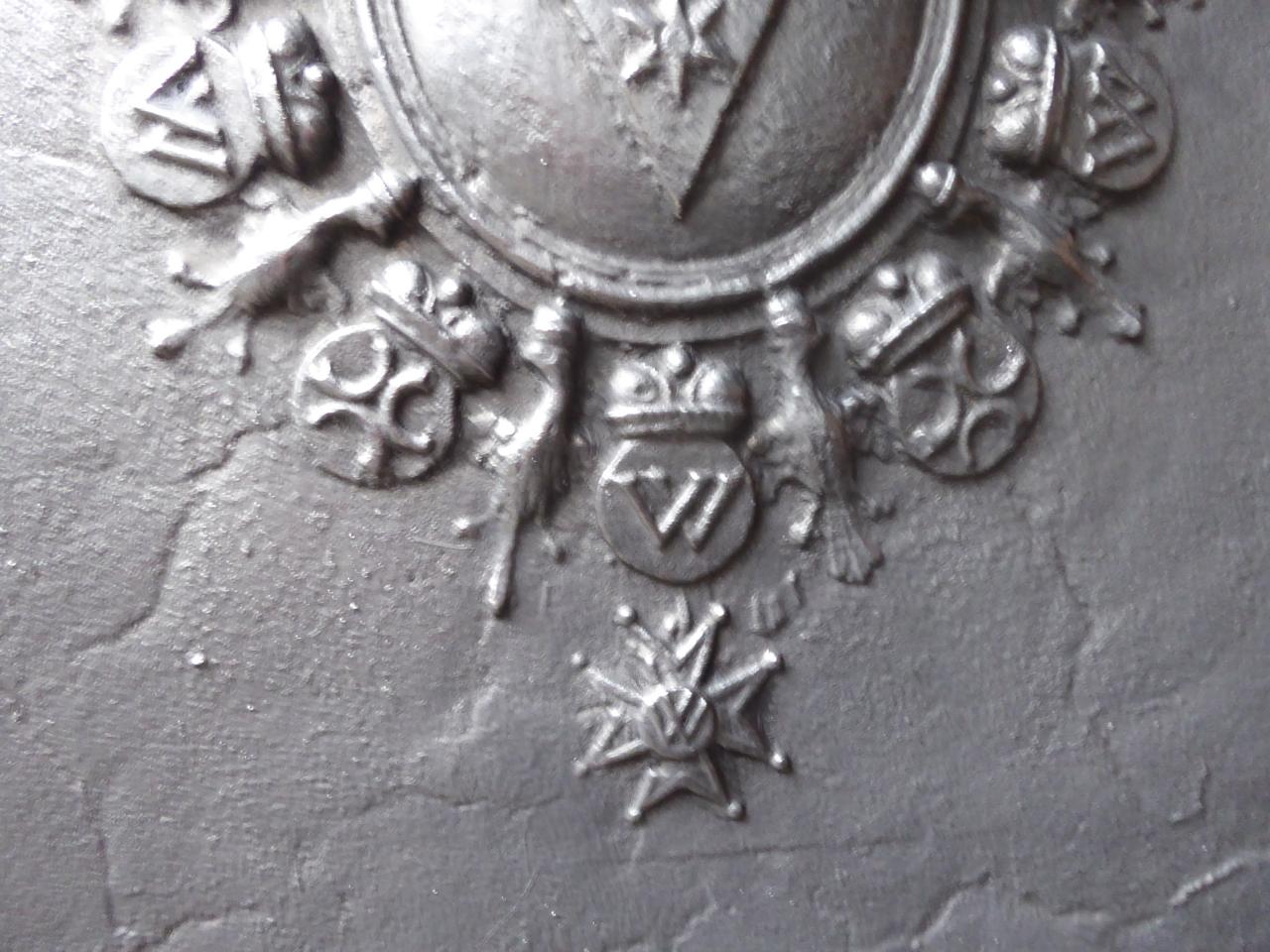 Magnificent 17th-18th C. French Louis XIV 'Coat of Arms' Fireback / Backsplash For Sale 4