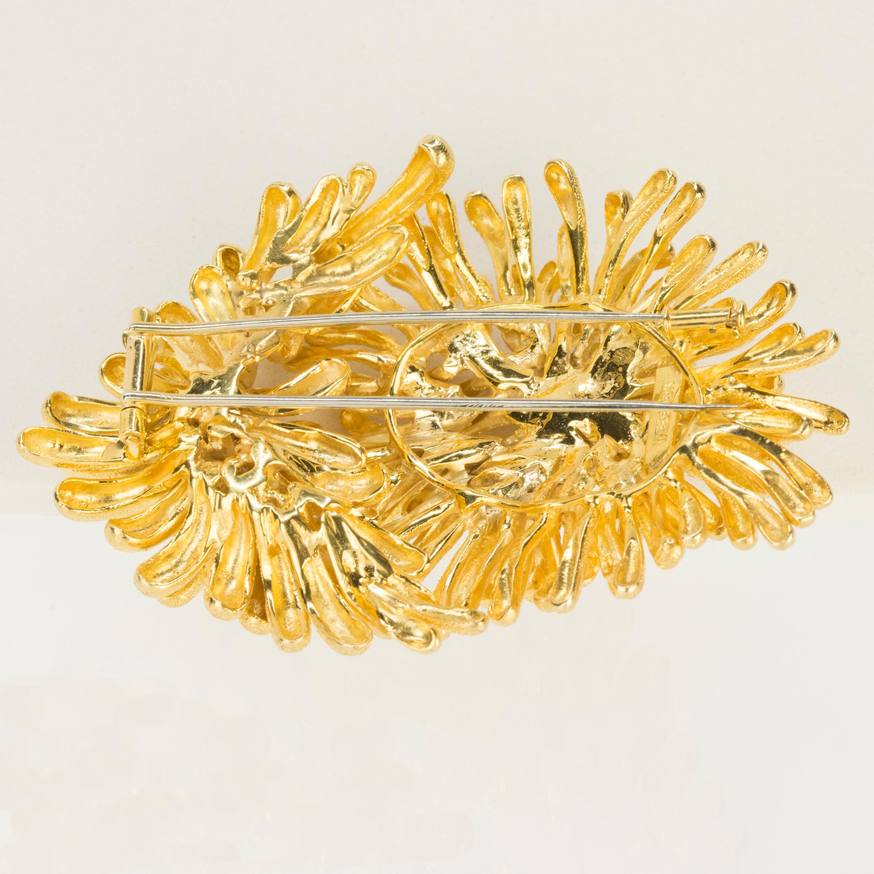 Stunning 18k David Webb Floral Brooch measuring 3