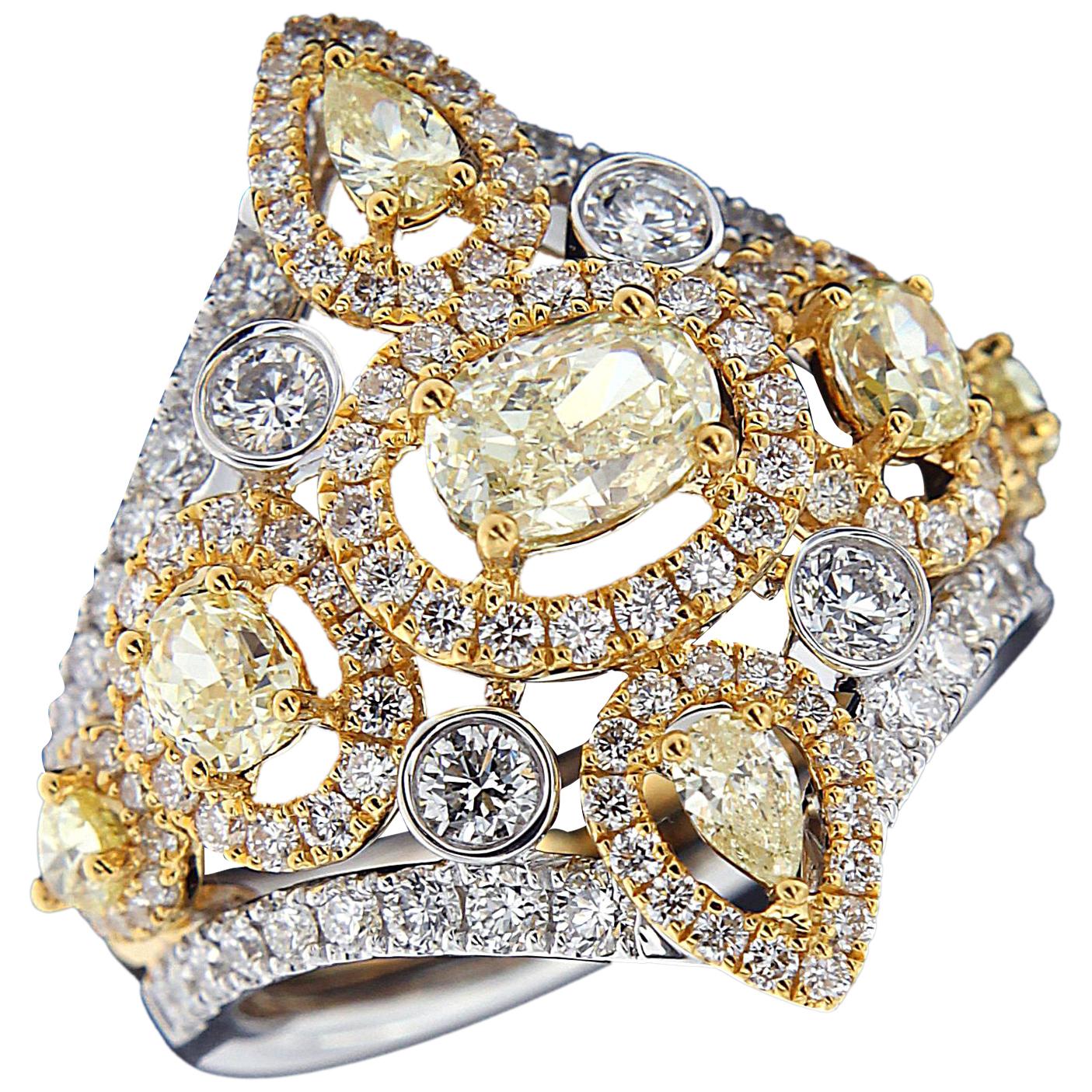 Magnificent 18 Karat White and Yellow Gold and Diamond Ring For Sale