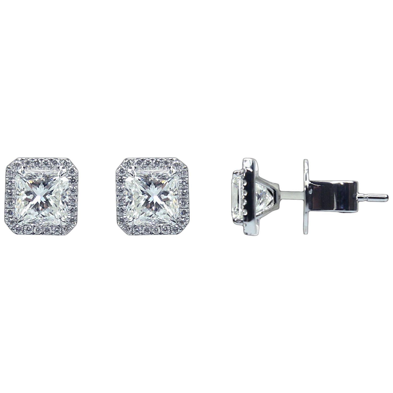 Magnificent 18 Karat White Gold and Diamond Earring For Sale