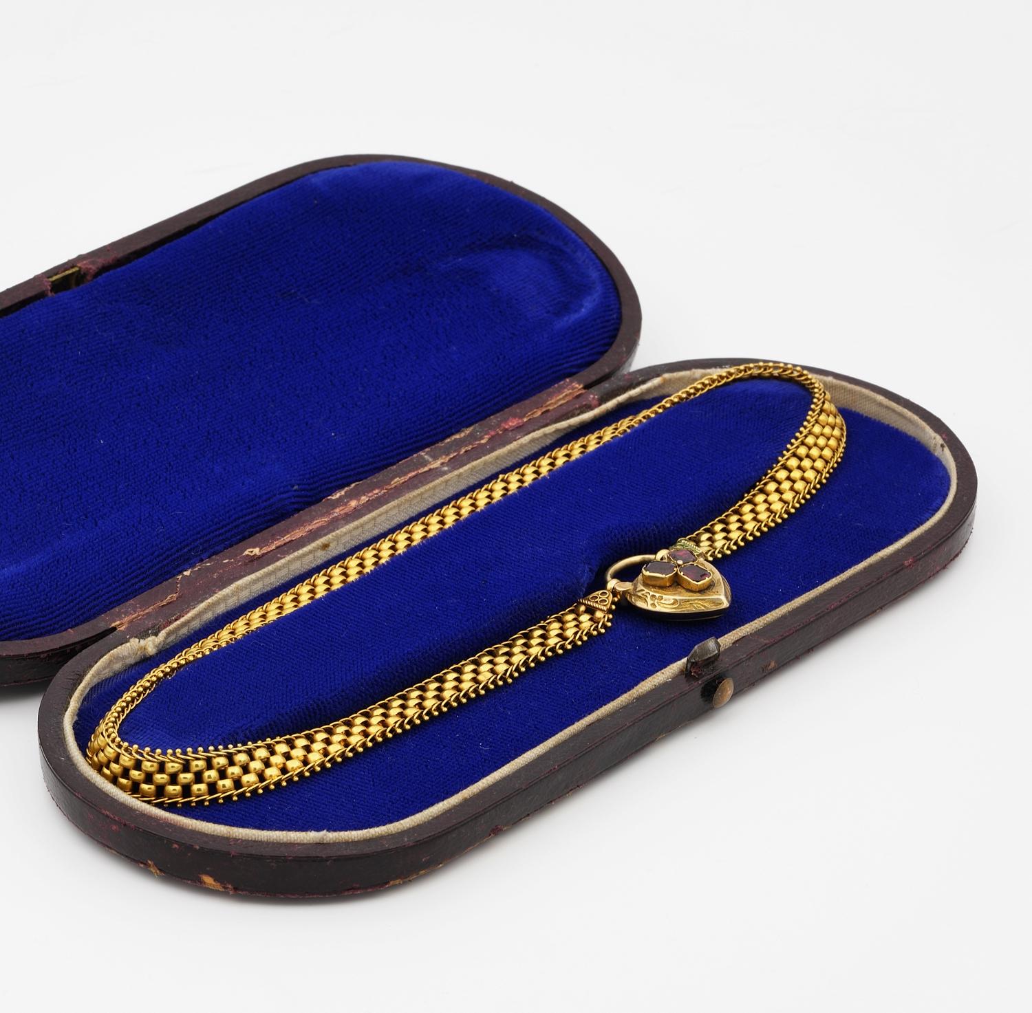 Women's Magnificent 18 Karat gold Mid Victorian Flat Garnet Padlock Boxed Full Necklace For Sale