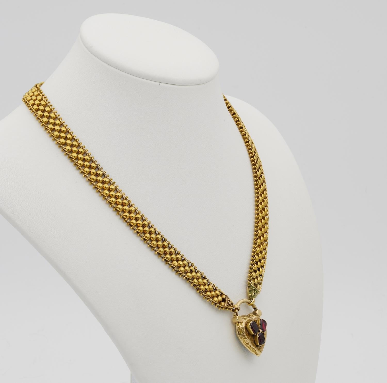 Magnificent 18 Karat gold Mid Victorian Flat Garnet Padlock Boxed Full Necklace For Sale 1