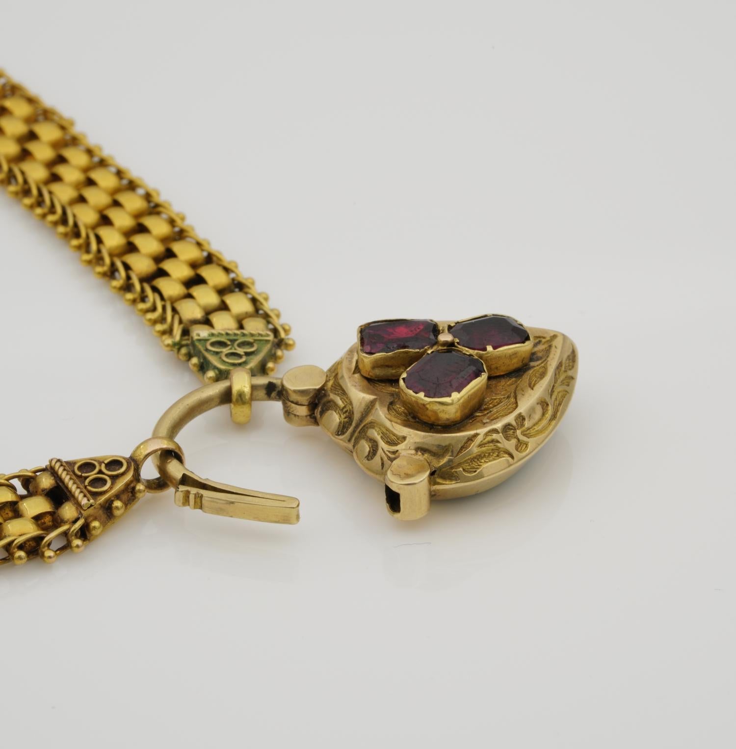 Magnificent 18 Karat gold Mid Victorian Flat Garnet Padlock Boxed Full Necklace For Sale 5