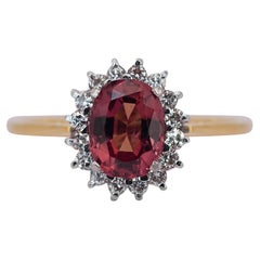 Magnificent 1.84ct Sapphire and Diamonds Cluster Ring in  18k Yellow Gold - IGI