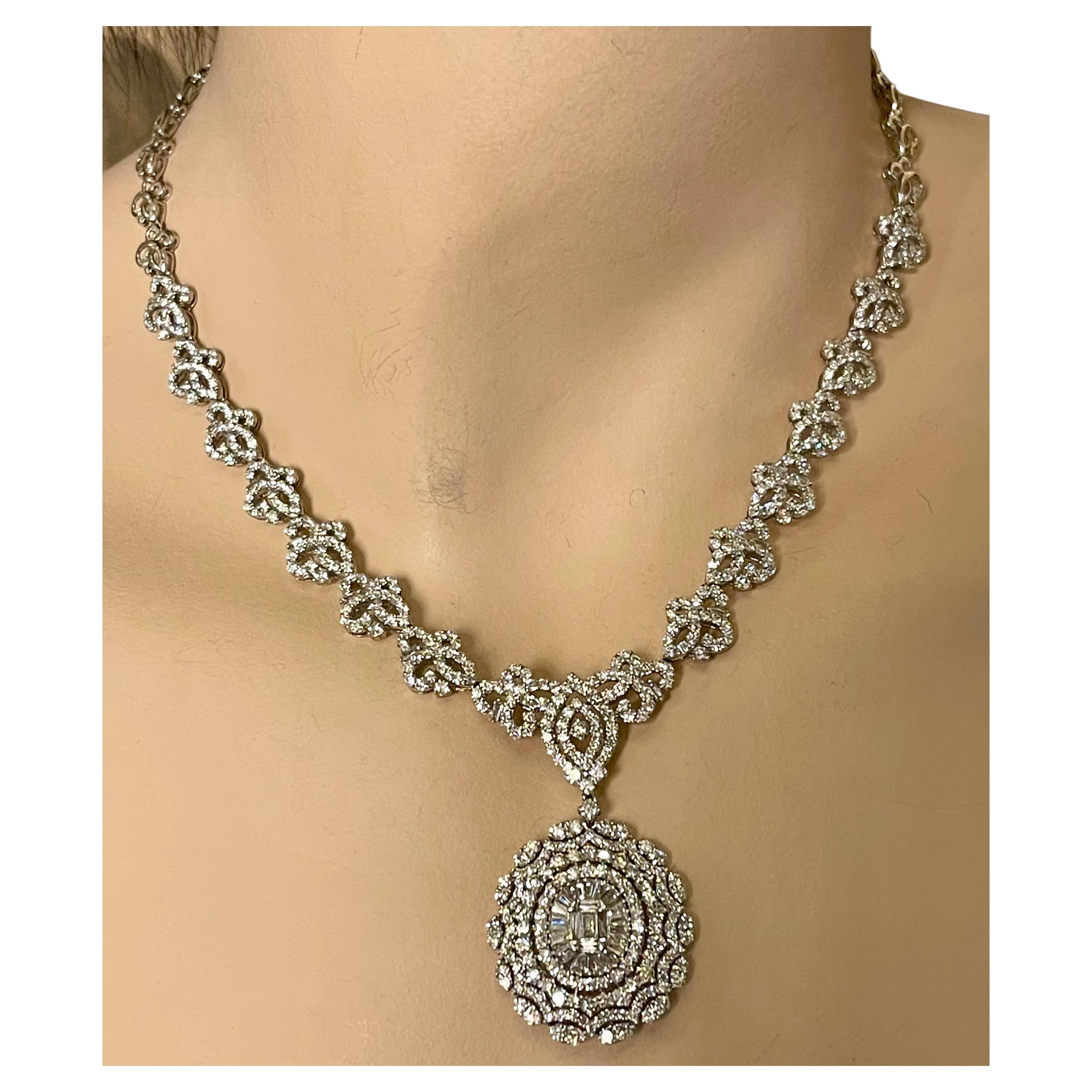Magnificent 18.70 Carat Fancy Diamond Medallion Necklace in 18 Karat White Gold