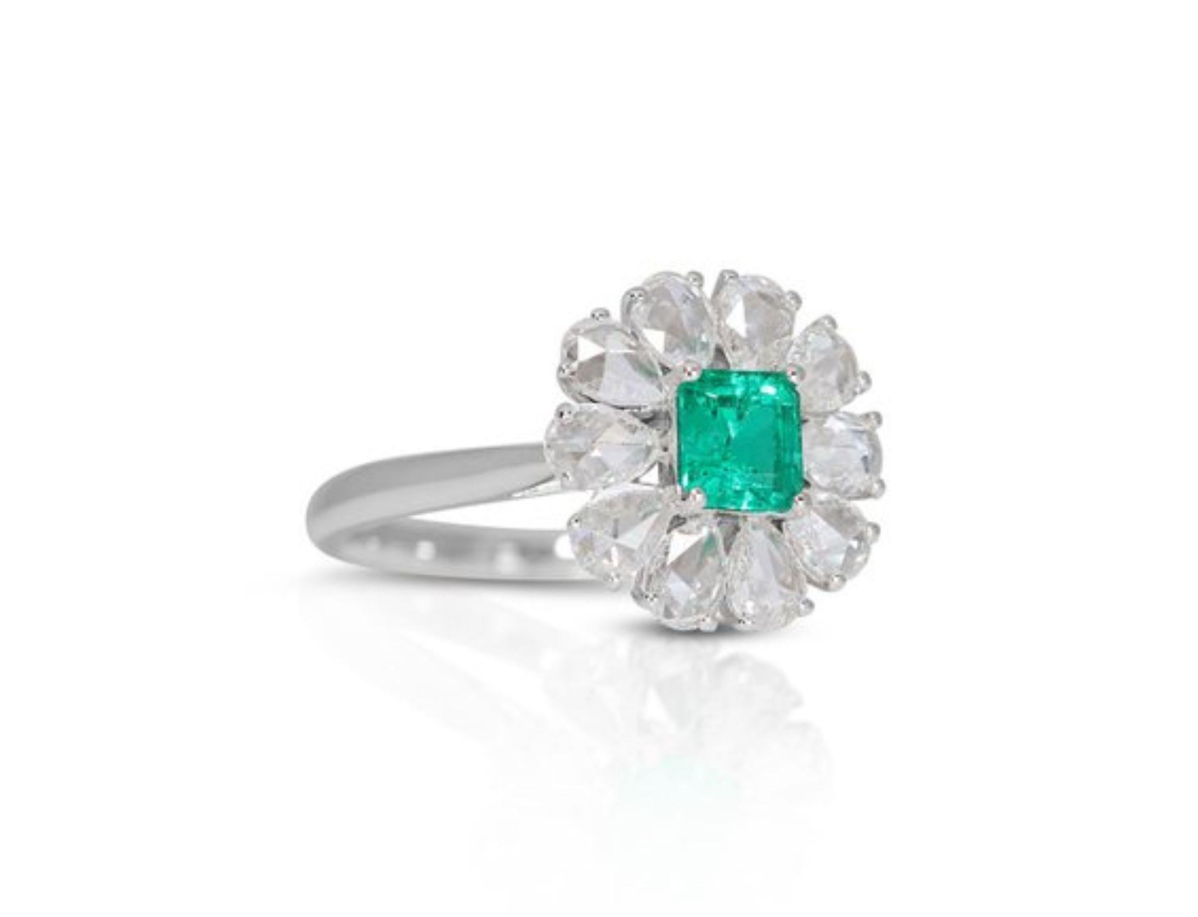 Magnificent 18K White Gold Emerald Flower Ring For Sale 5