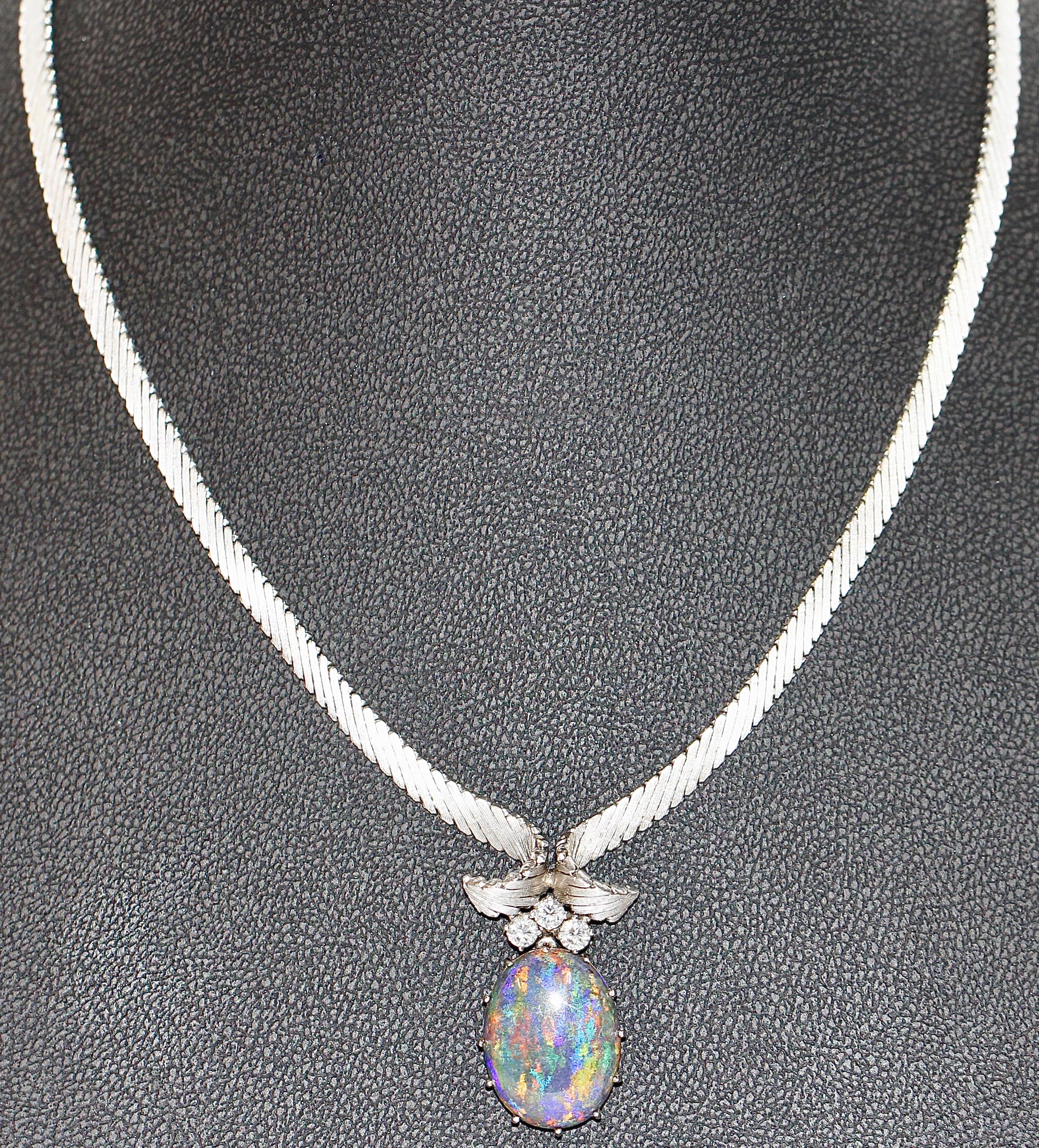 Modern Magnificent 18 Karat White Gold Necklace with Australian Opal and Diamonds For Sale