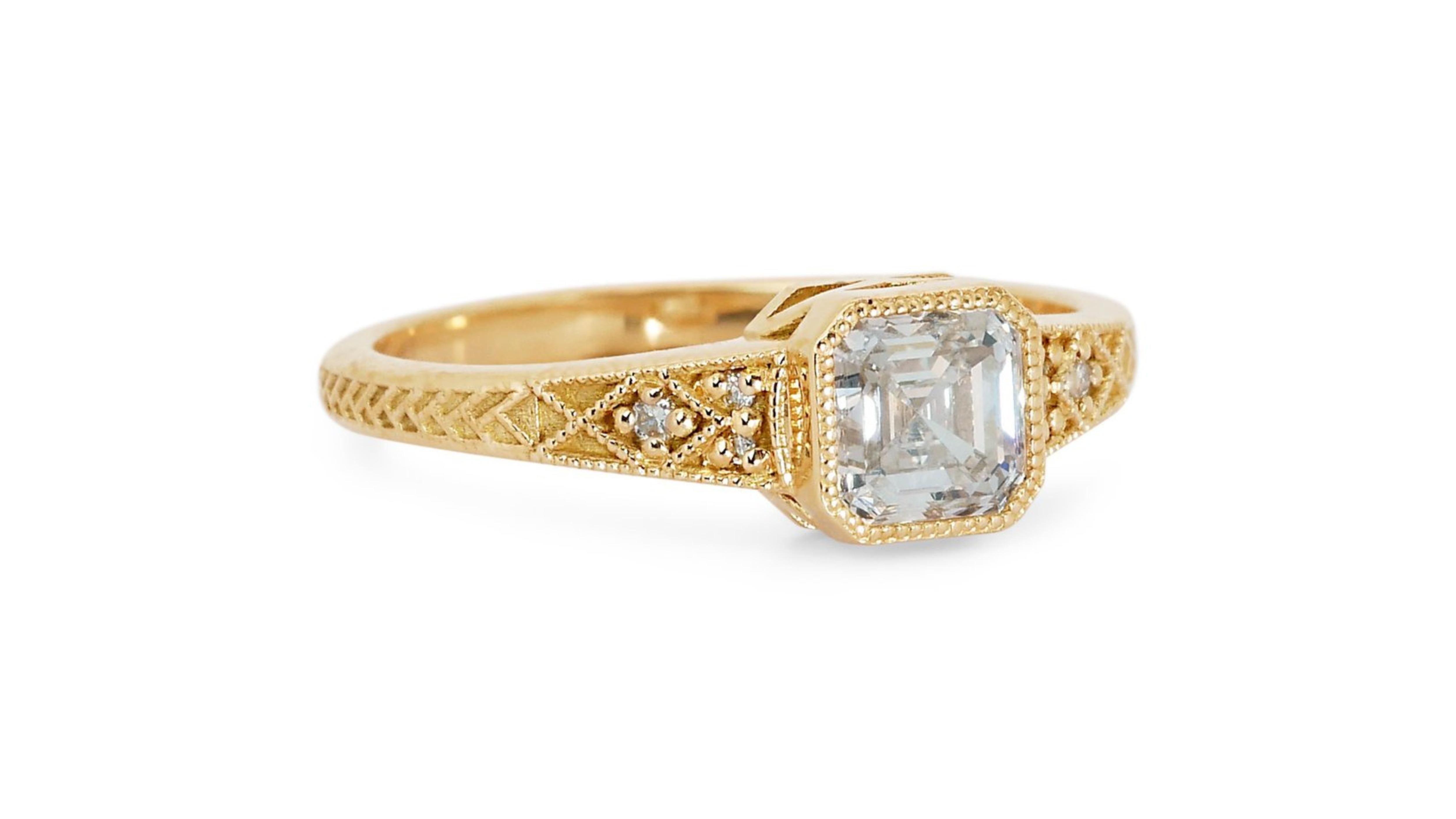Magnificent 18k Yellow Gold Antique Style Ring w/ 0.83 ct Natural Diamonds IGI C For Sale 2