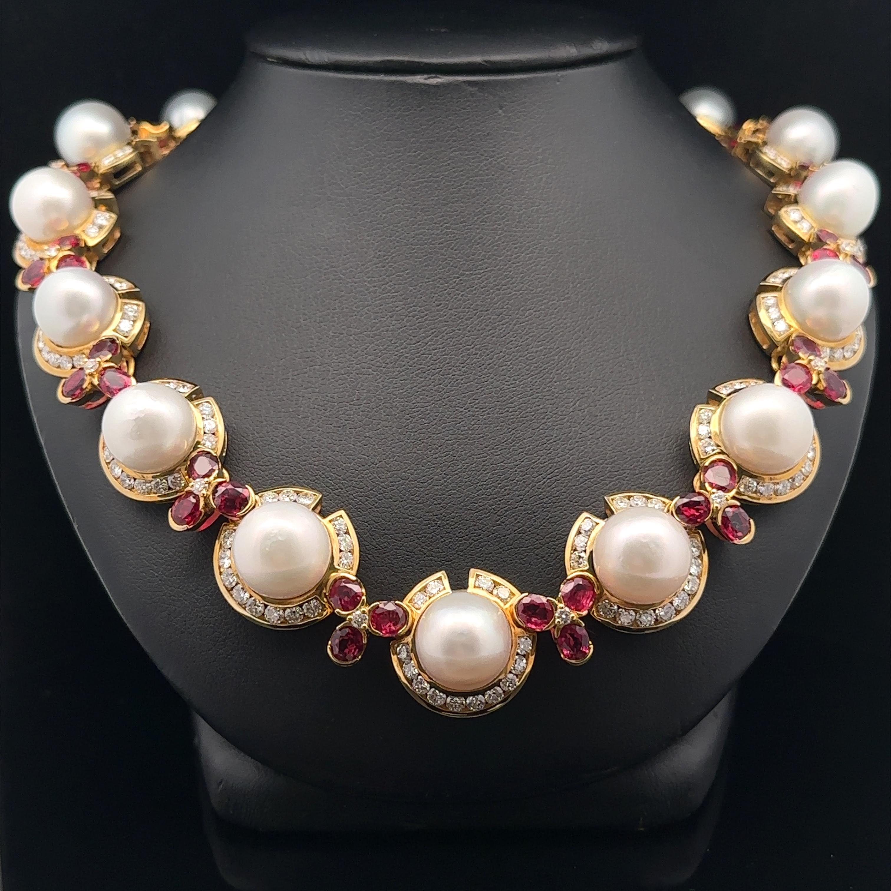 MAGNIFICENT Collier en or jaune 18 carats, perle GIA de 12,5 mm, rubis et diamants de 42,5 carats en vente 2