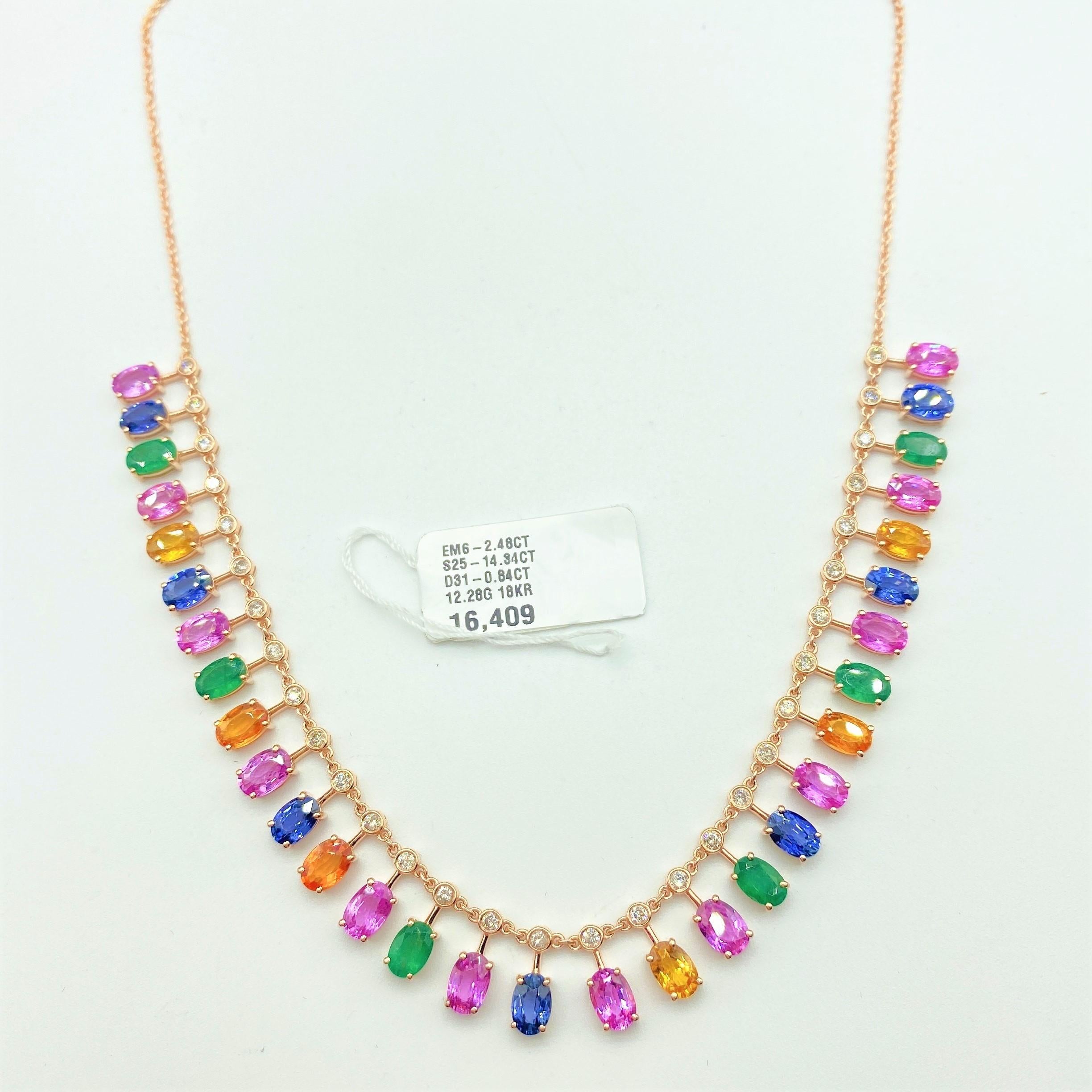 Taglio ovale Magnifica collana di zaffiri e diamanti multicolore con arcobaleno in oro 18Kt da 35 carati in vendita