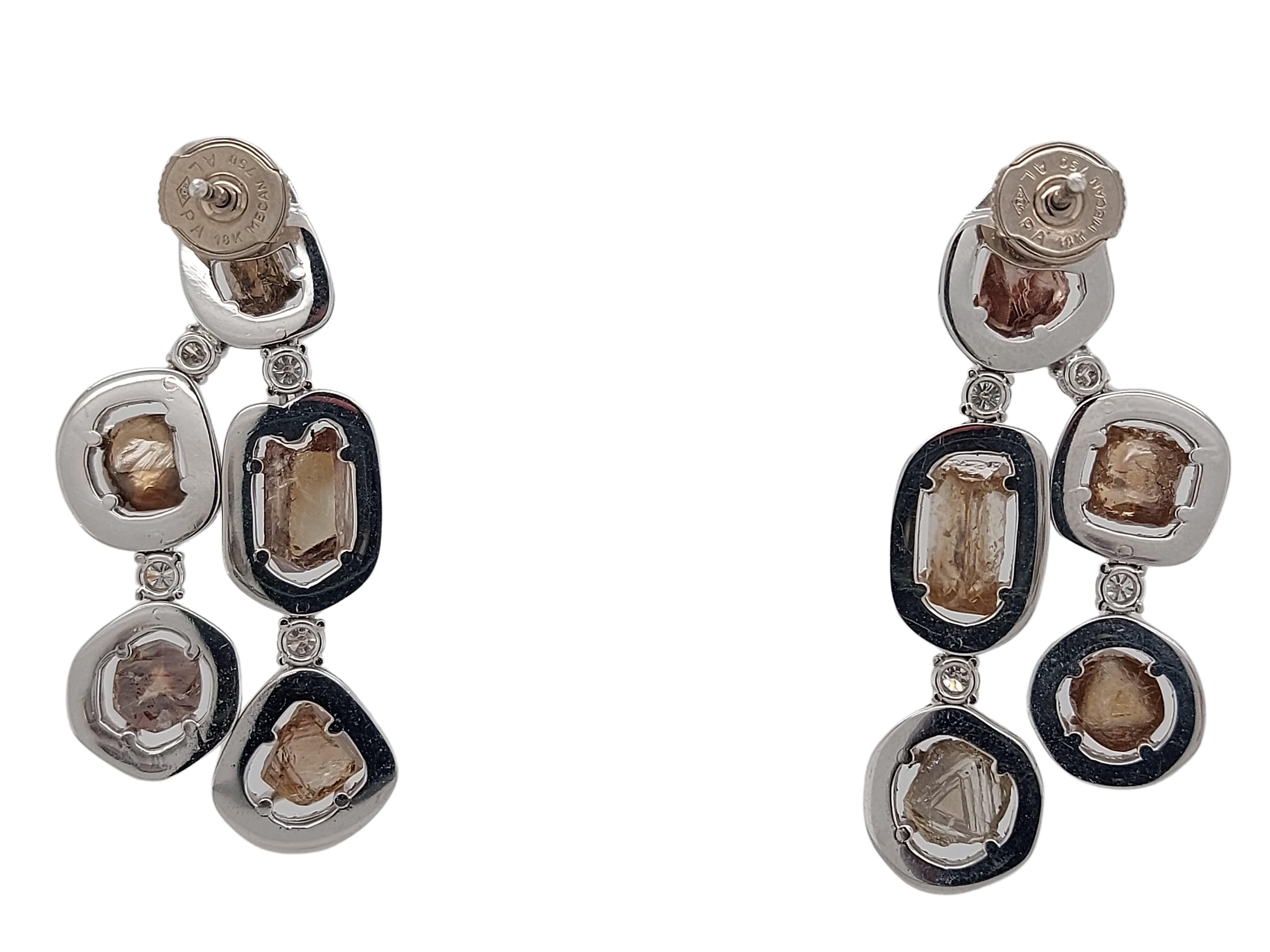 Magnificent 18kt Gold Chandelier Earrings with 13.22 Ct Natural Rough Diamonds For Sale 7