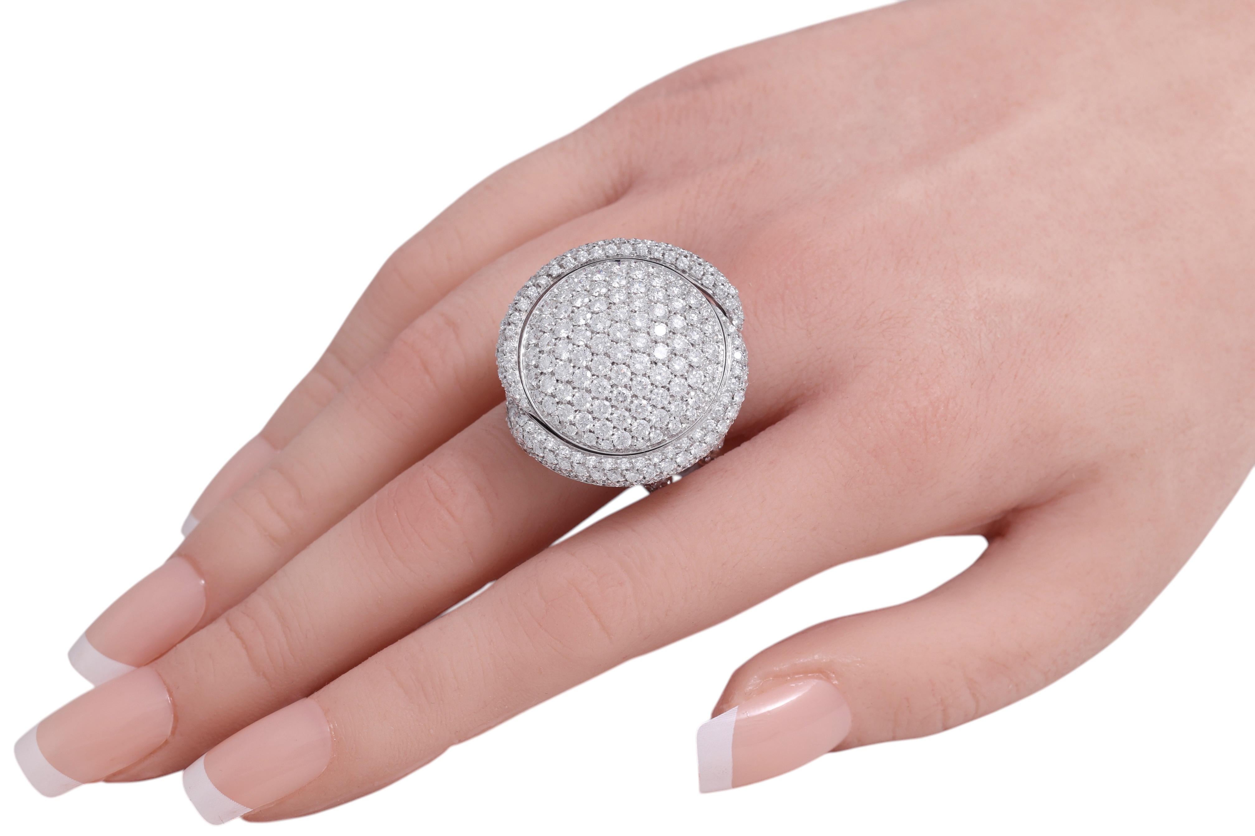 Magnificent 18kt White Gold 6.65ct Brilliant Cut Diamond Ring For Sale 8