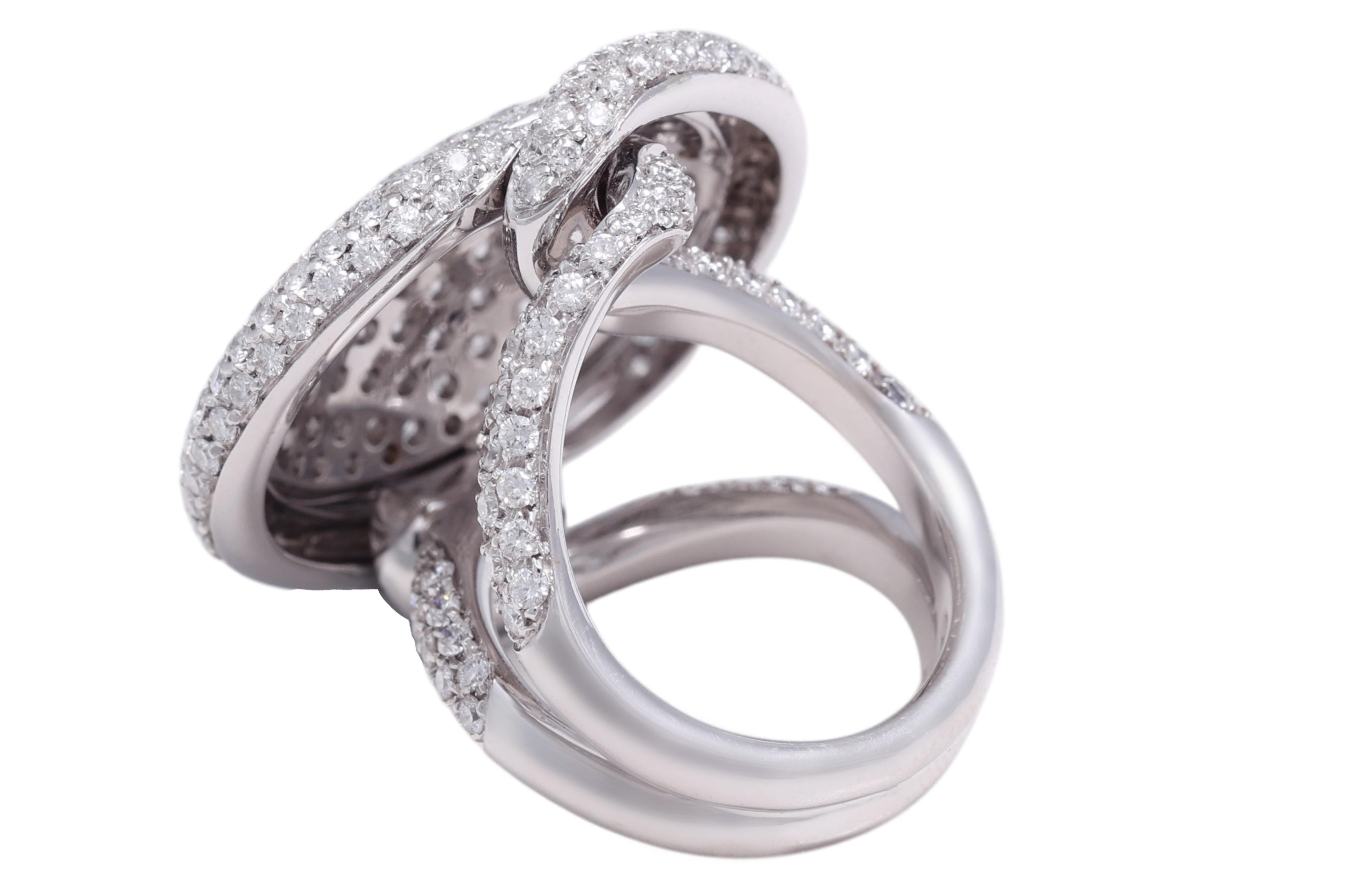 Magnificent 18kt White Gold 6.65ct Brilliant Cut Diamond Ring For Sale 4