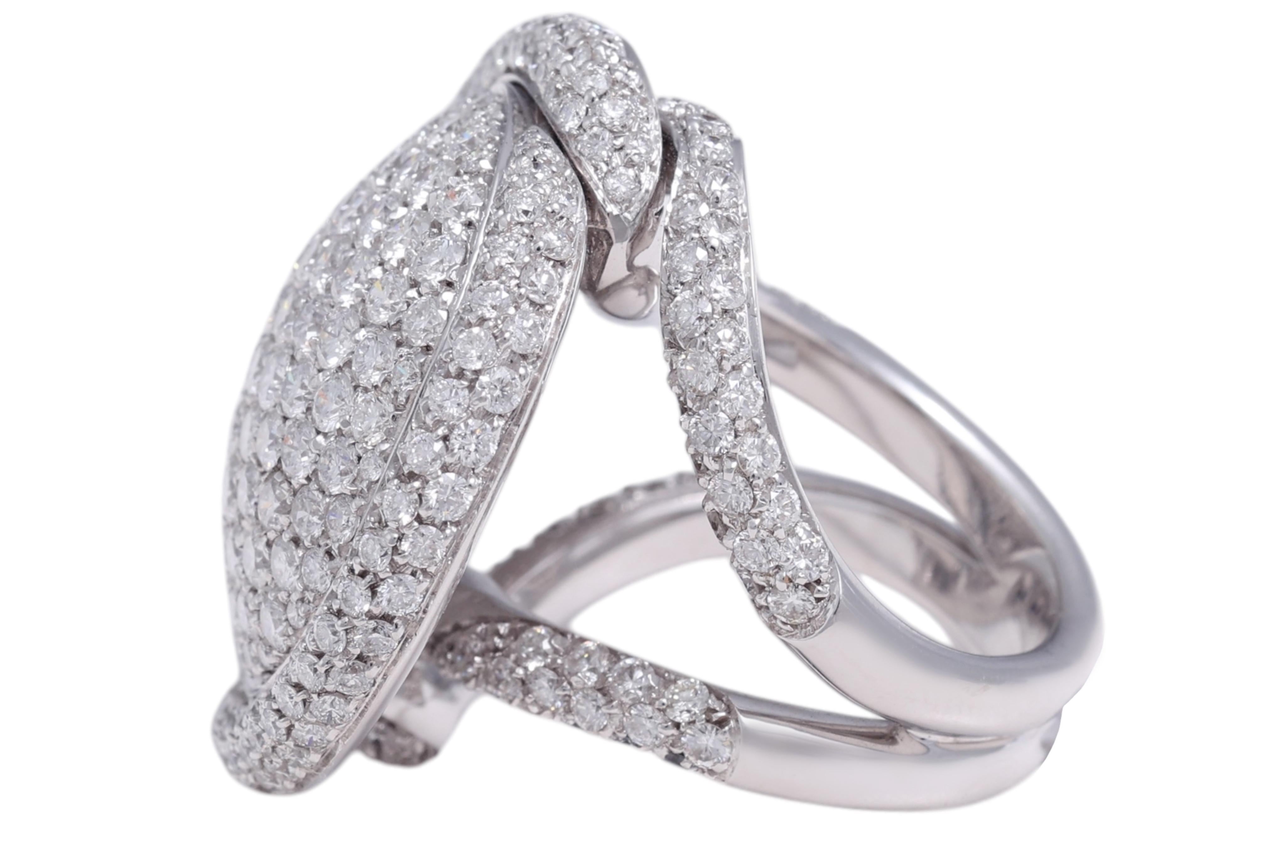Magnificent 18kt White Gold 6.65ct Brilliant Cut Diamond Ring For Sale 2