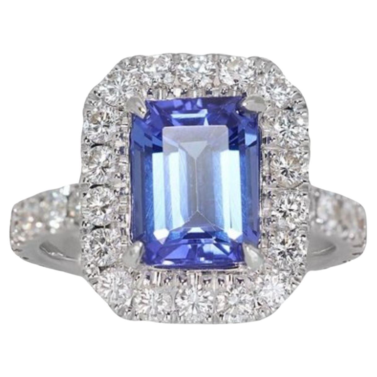 Magnificent 18KWhite Diamond Engagement Ring