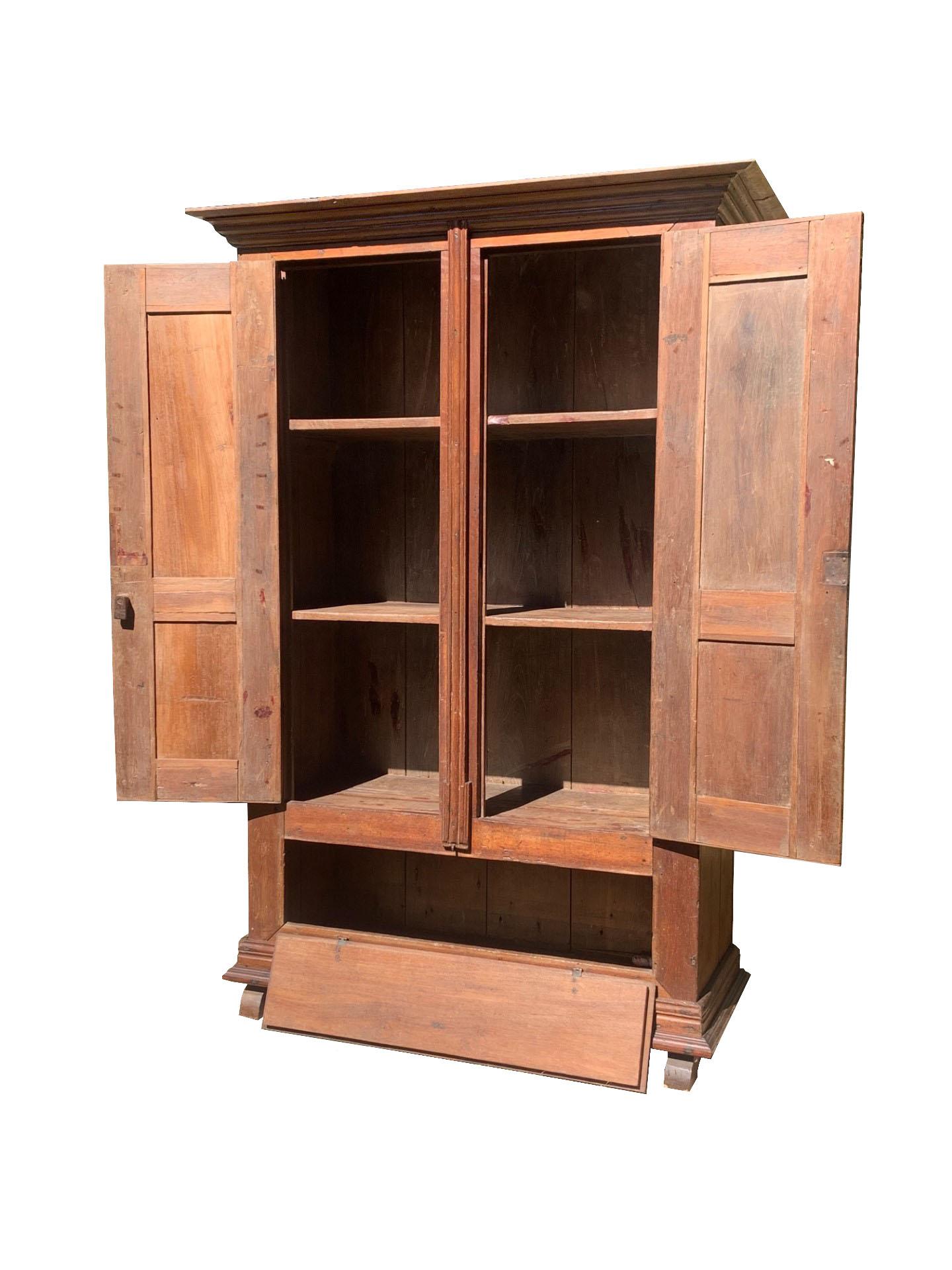 Autre Magnifique armoire coloniale du Brésil du 18ème siècle en vente